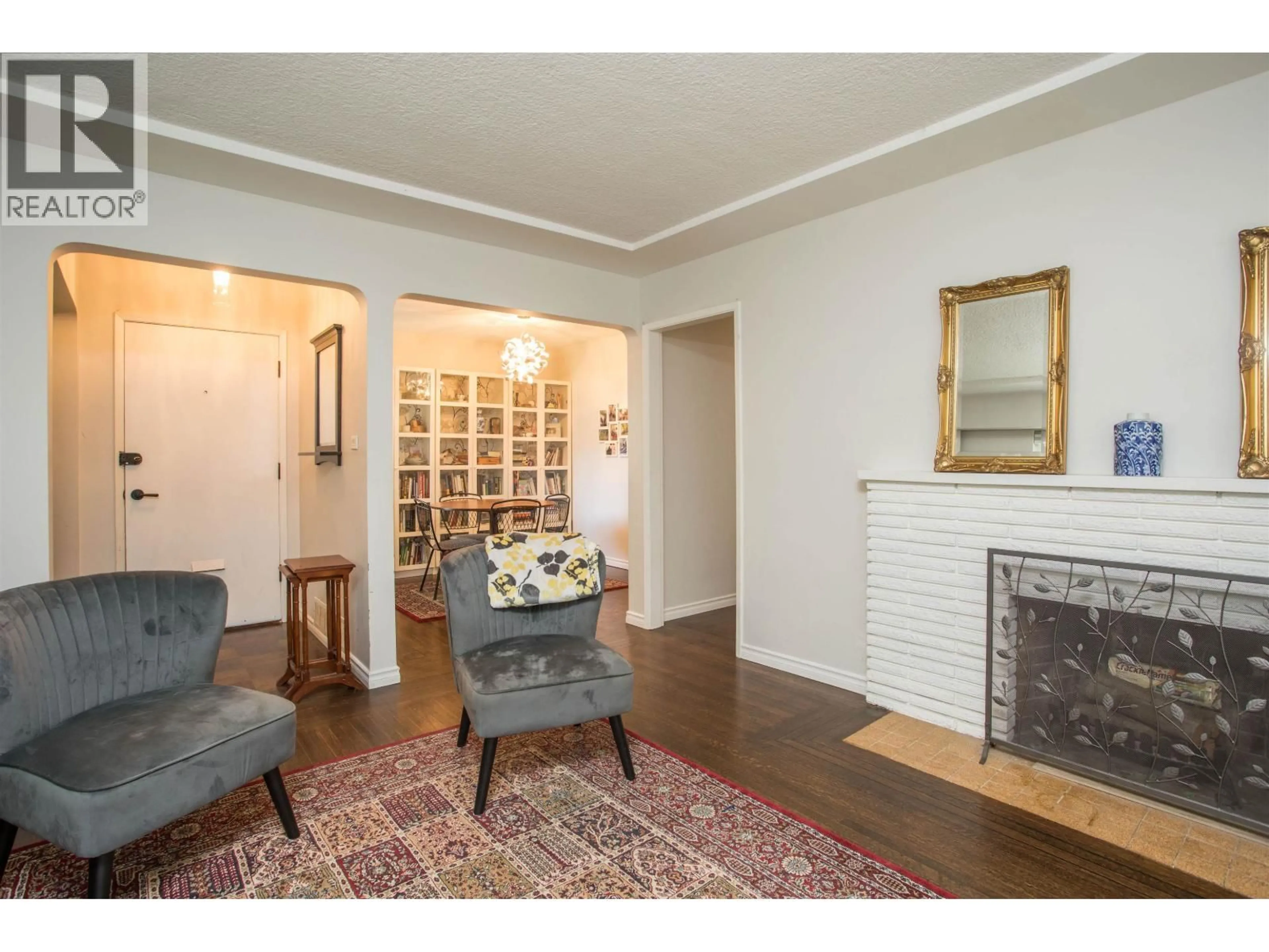 Living room with furniture, wood/laminate floor for 1688 29TH AVENUE, Vancouver British Columbia V5N2Y6