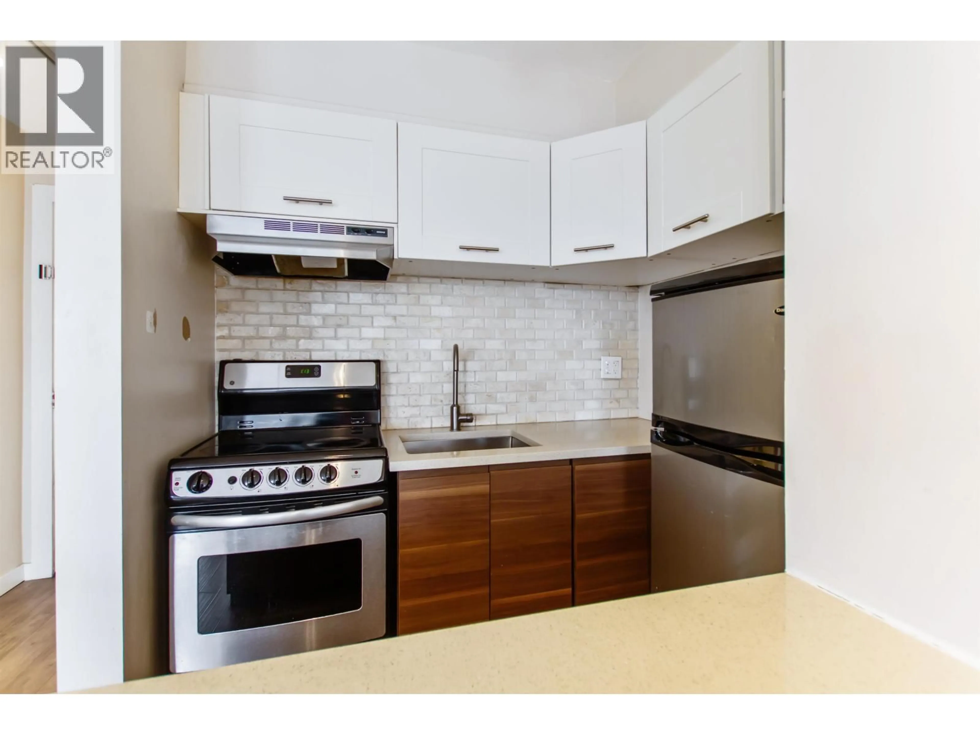 Standard kitchen, unknown for 308 - 1250 BURNABY STREET, Vancouver British Columbia V6E1P6