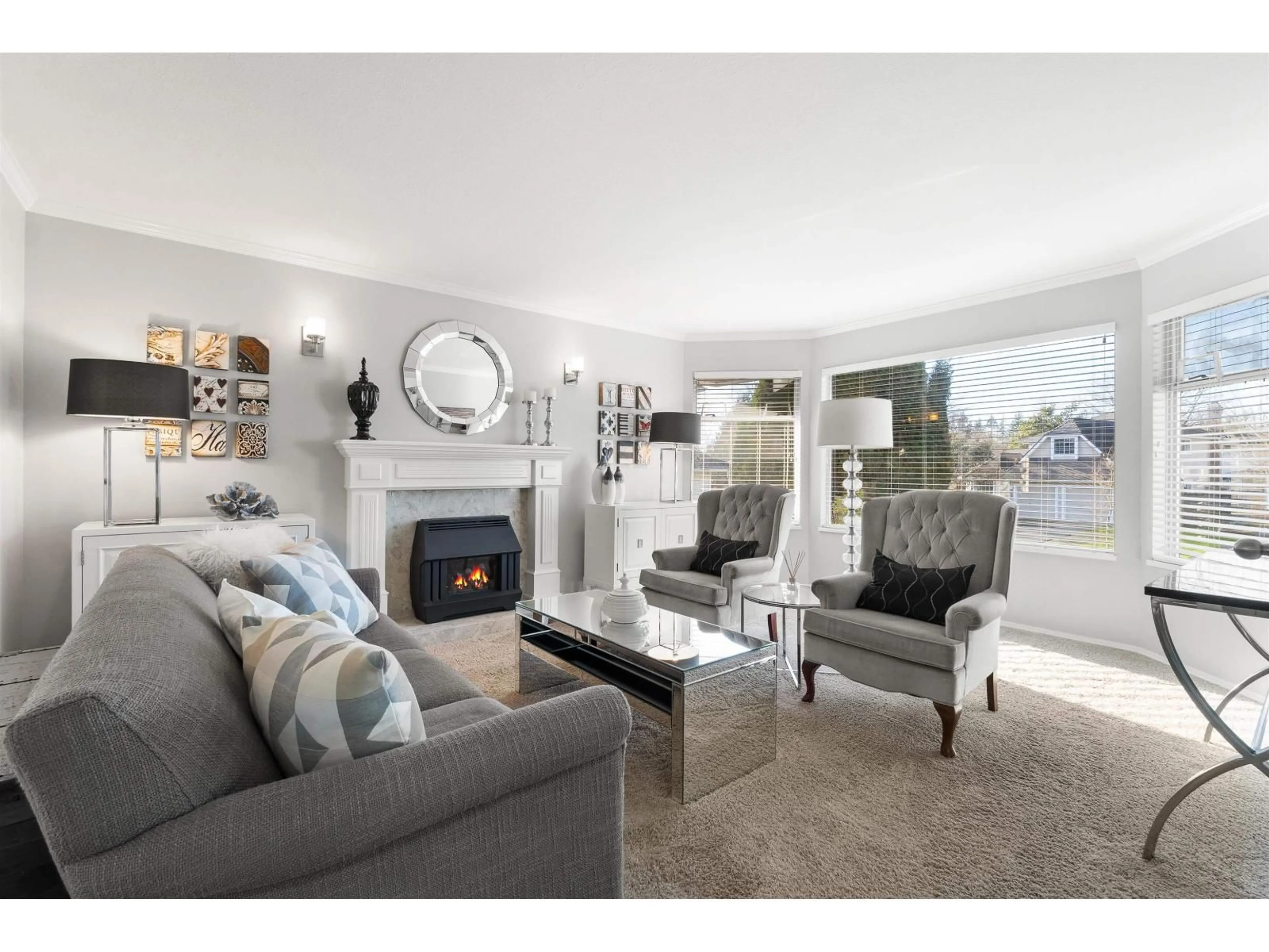 Living room with furniture, unknown for 7818 161A, Surrey British Columbia V4N0T8