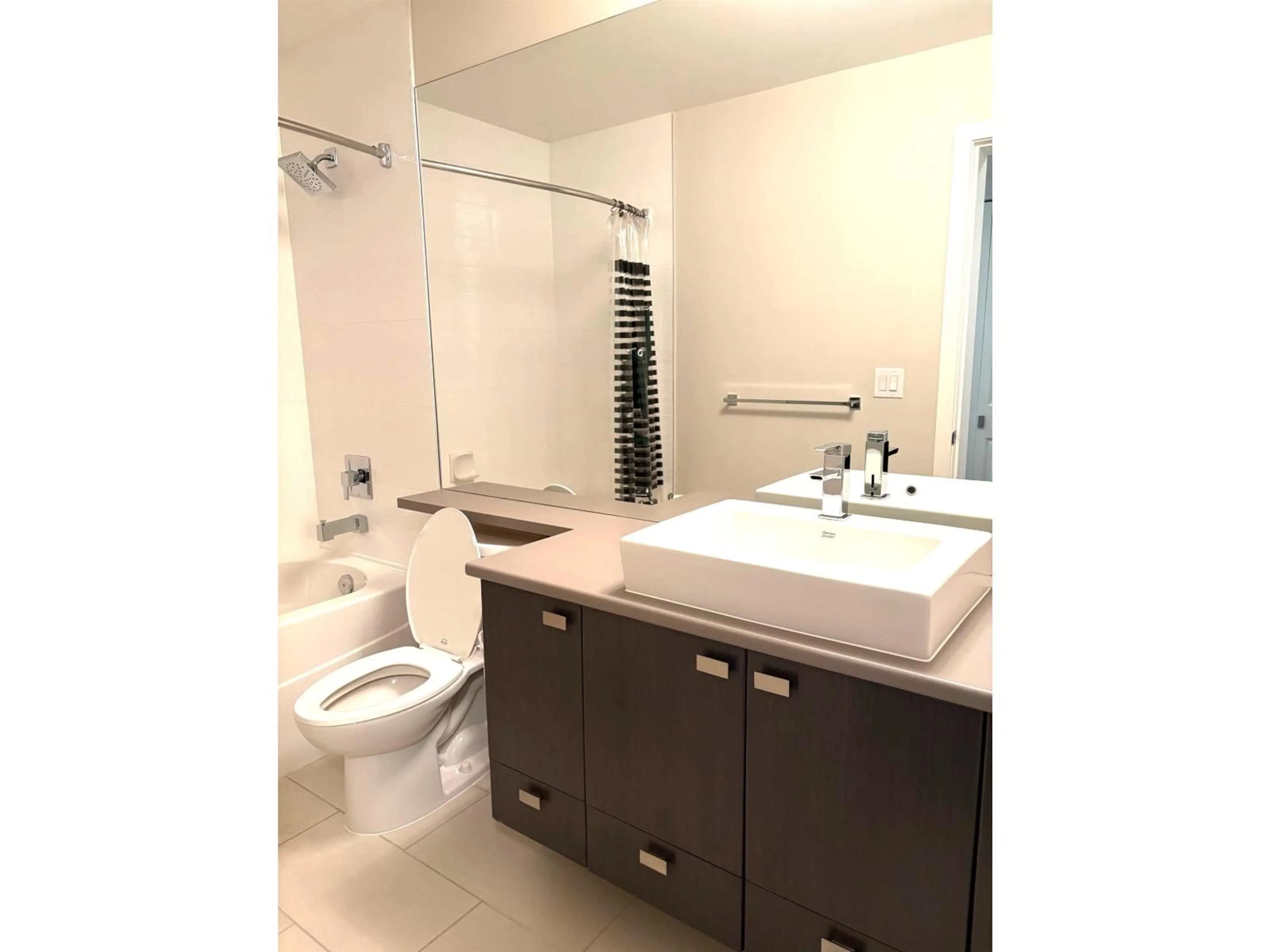 Standard bathroom, unknown for 402 - 5655 210A, Langley British Columbia V3A0G4