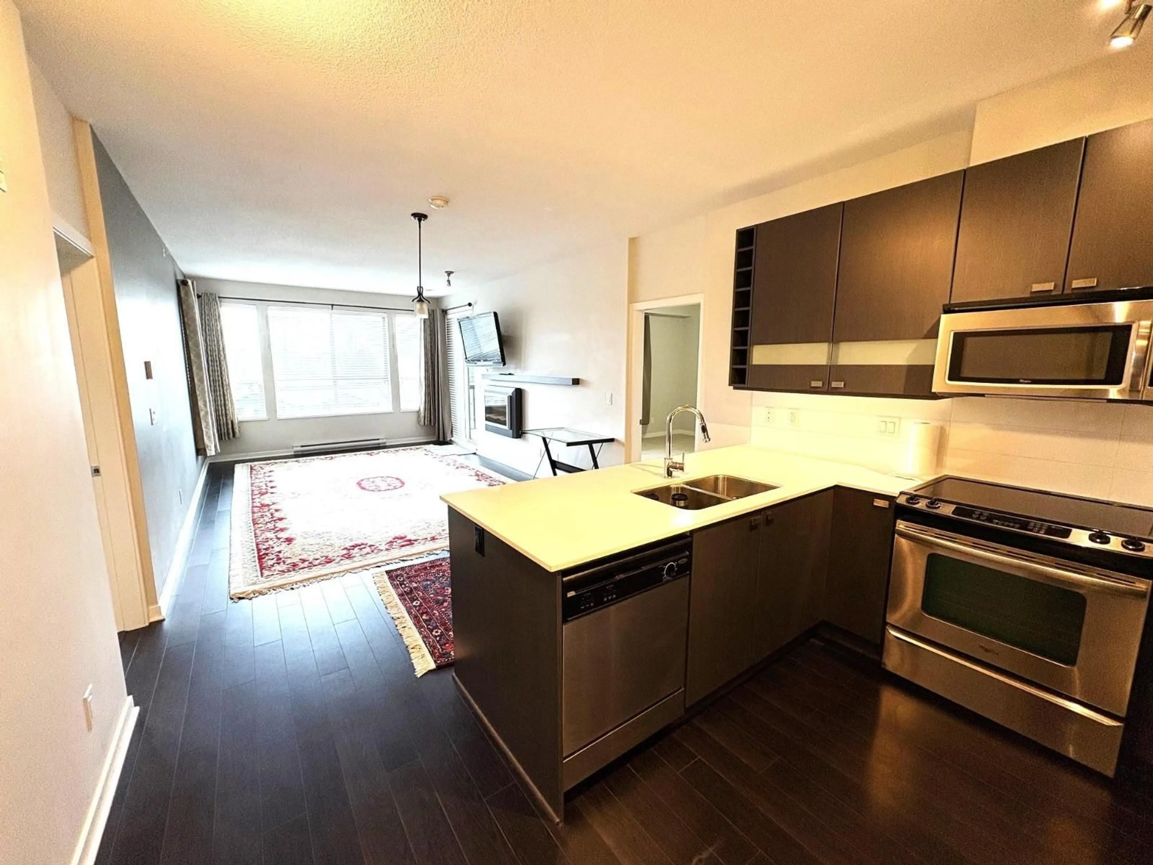 Open concept kitchen, unknown for 402 - 5655 210A, Langley British Columbia V3A0G4