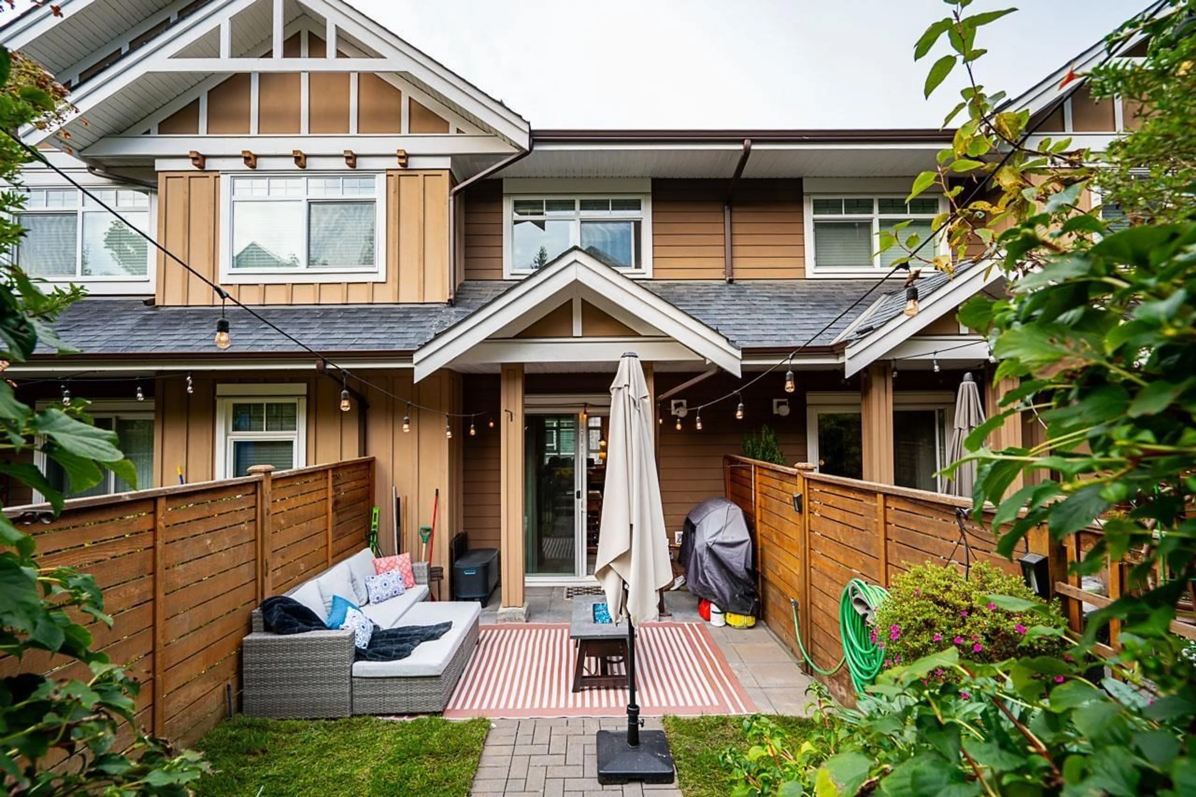 Patio, street for 83 - 2979 156, Surrey British Columbia V3Z8V8