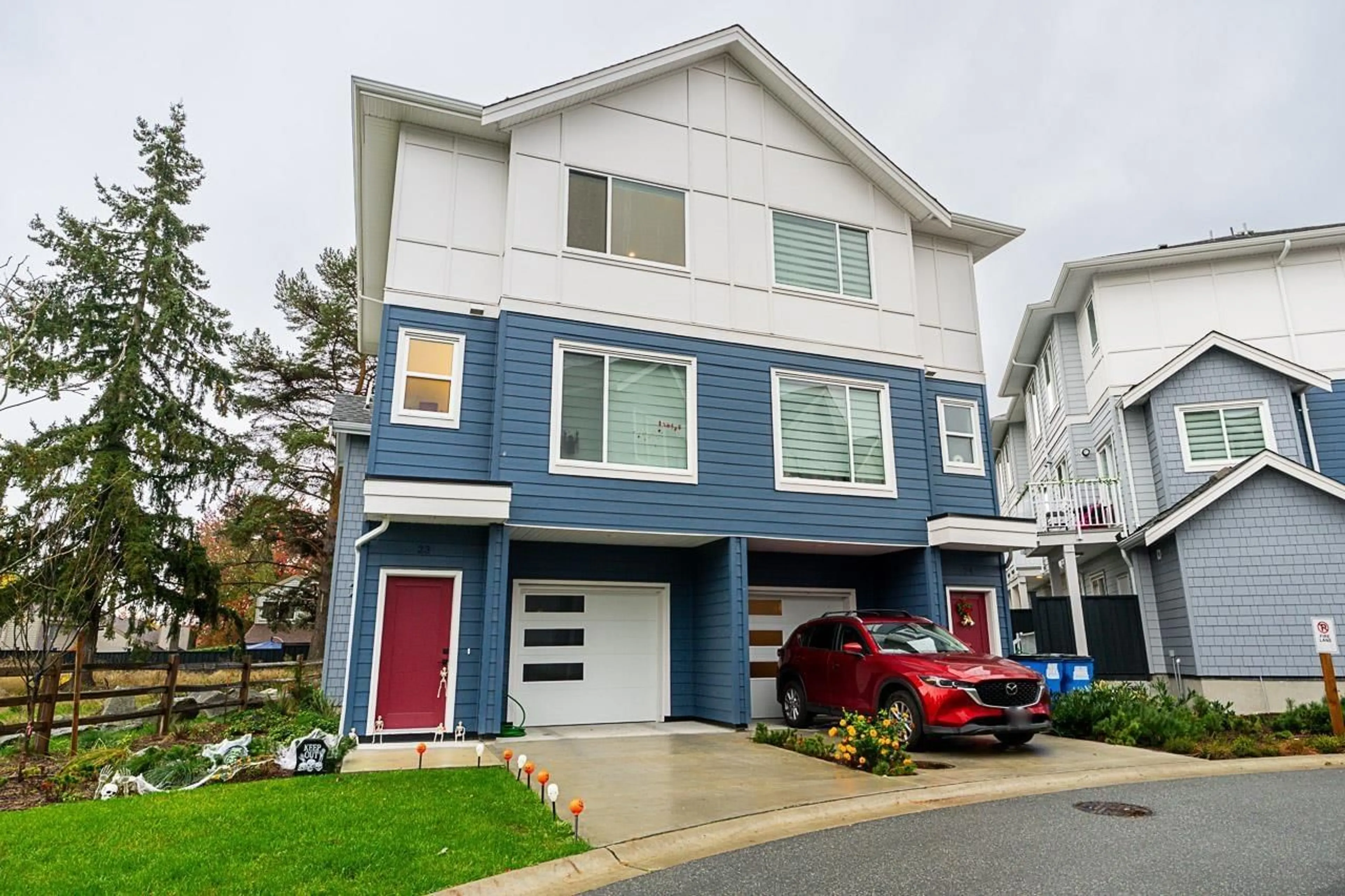 Home with vinyl exterior material, street for 23 - 19330 FAIRWAY, Surrey British Columbia V3S0B7