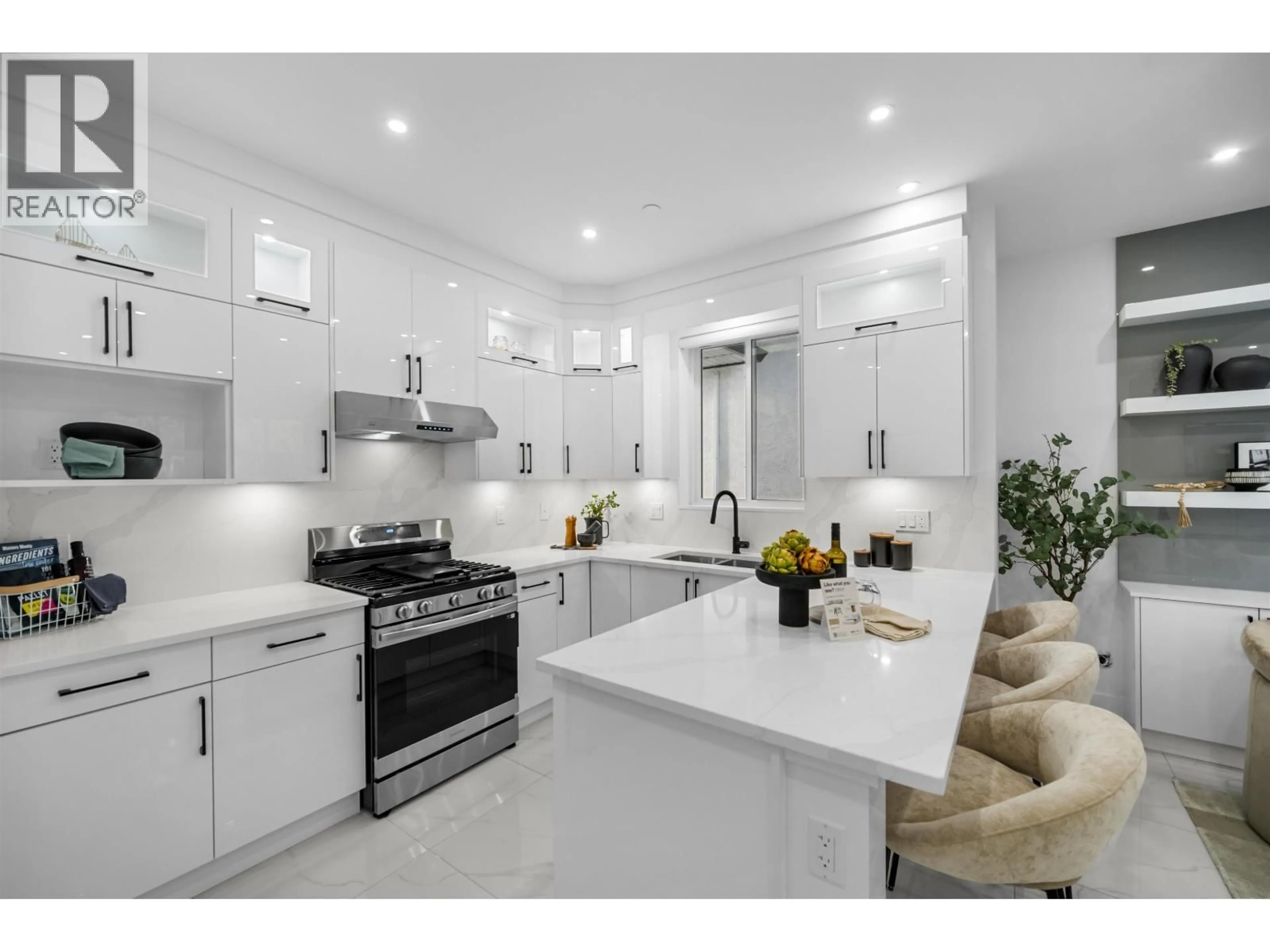 Open concept kitchen, ceramic/tile floor for 2076 50TH AVENUE, Vancouver British Columbia V5P1V3