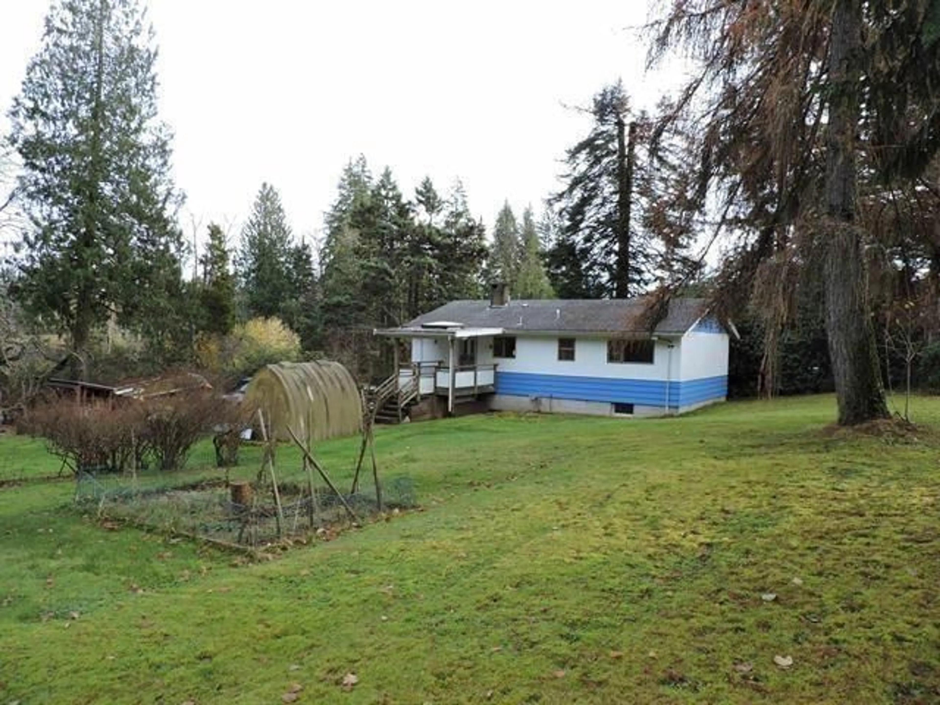 A pic from outside/outdoor area/front of a property/back of a property/a pic from drone, unknown for 33875 RICHARDS, Mission British Columbia V2V7E3