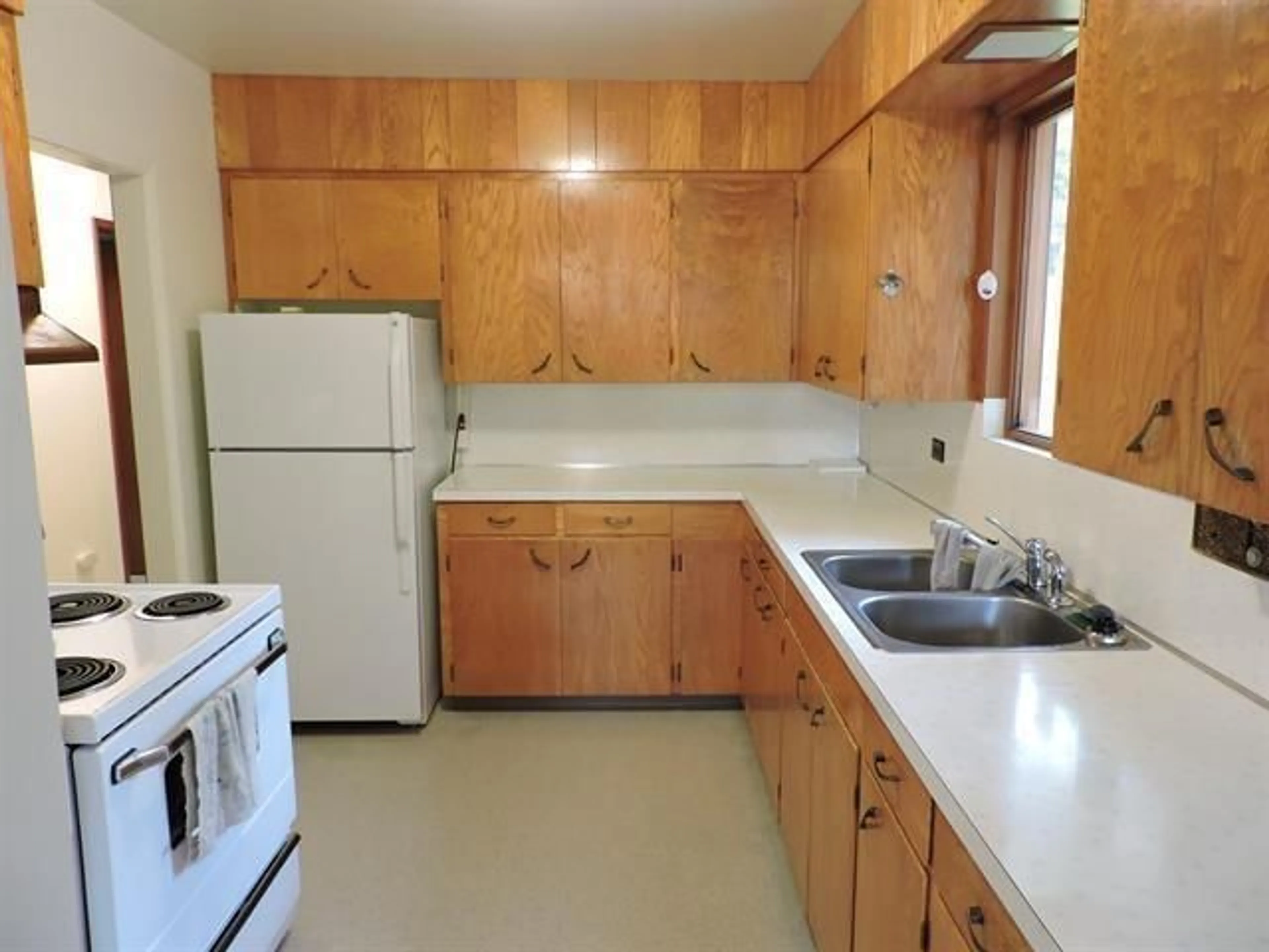 Standard kitchen, unknown for 33875 RICHARDS, Mission British Columbia V2V7E3