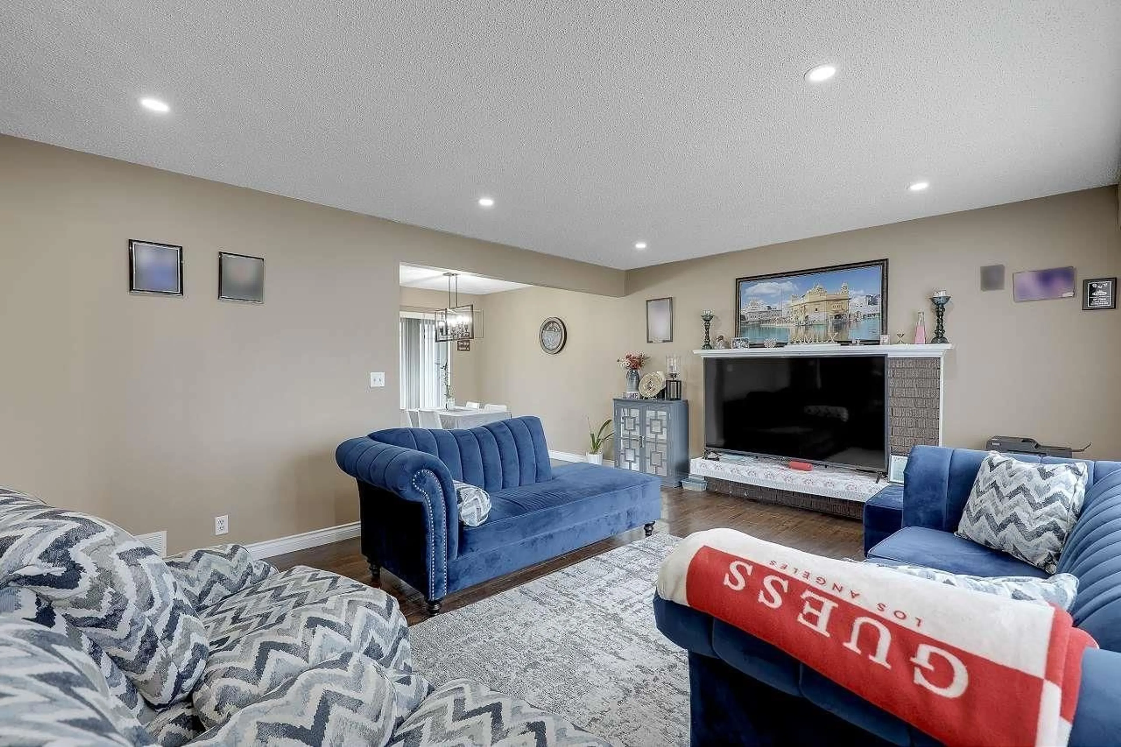 Living room with furniture, unknown for 17816 59, Surrey British Columbia V3S1P5