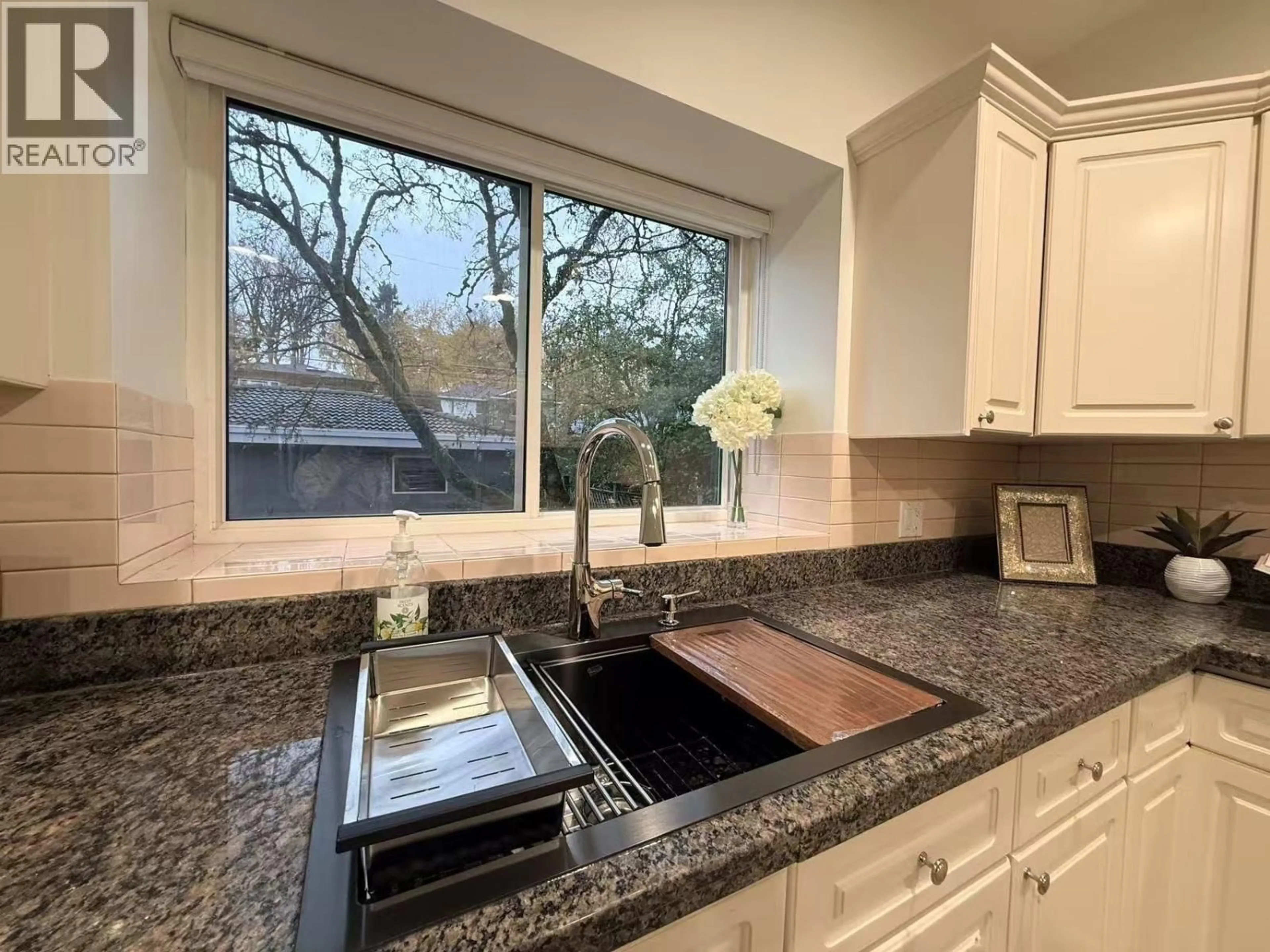 Unknown for 3565 29TH AVENUE, Vancouver British Columbia V6S1T2