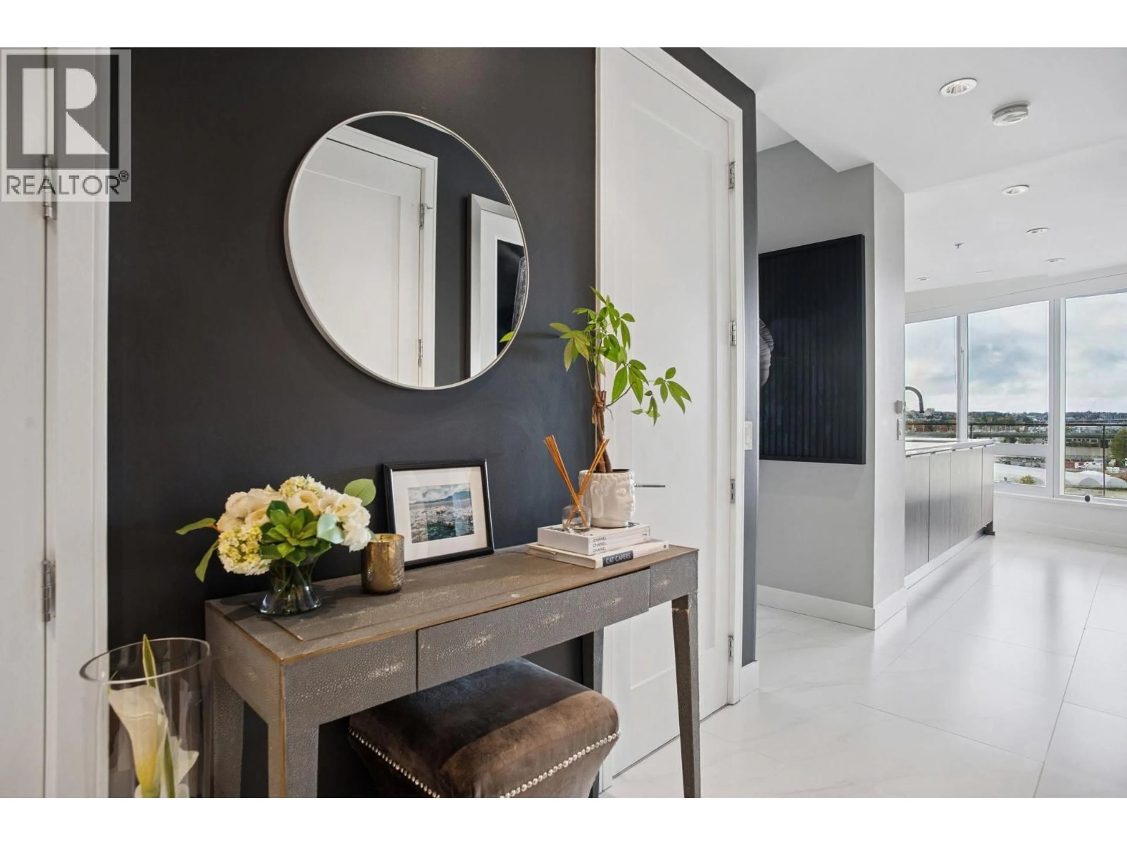 Indoor entryway for 705 - 181 1ST AVENUE, Vancouver British Columbia V5Y0E3