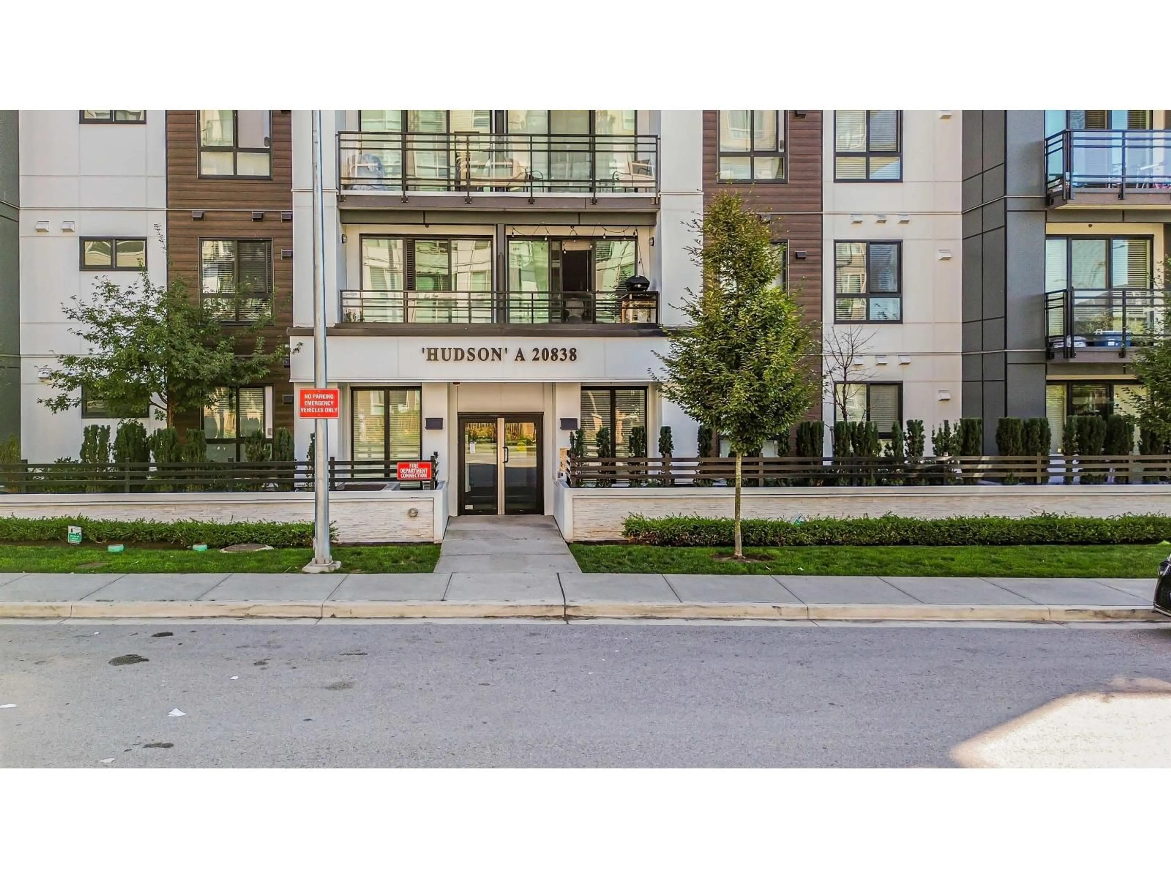 Indoor foyer for A515 - 20838 78B, Langley British Columbia V2Y3M1