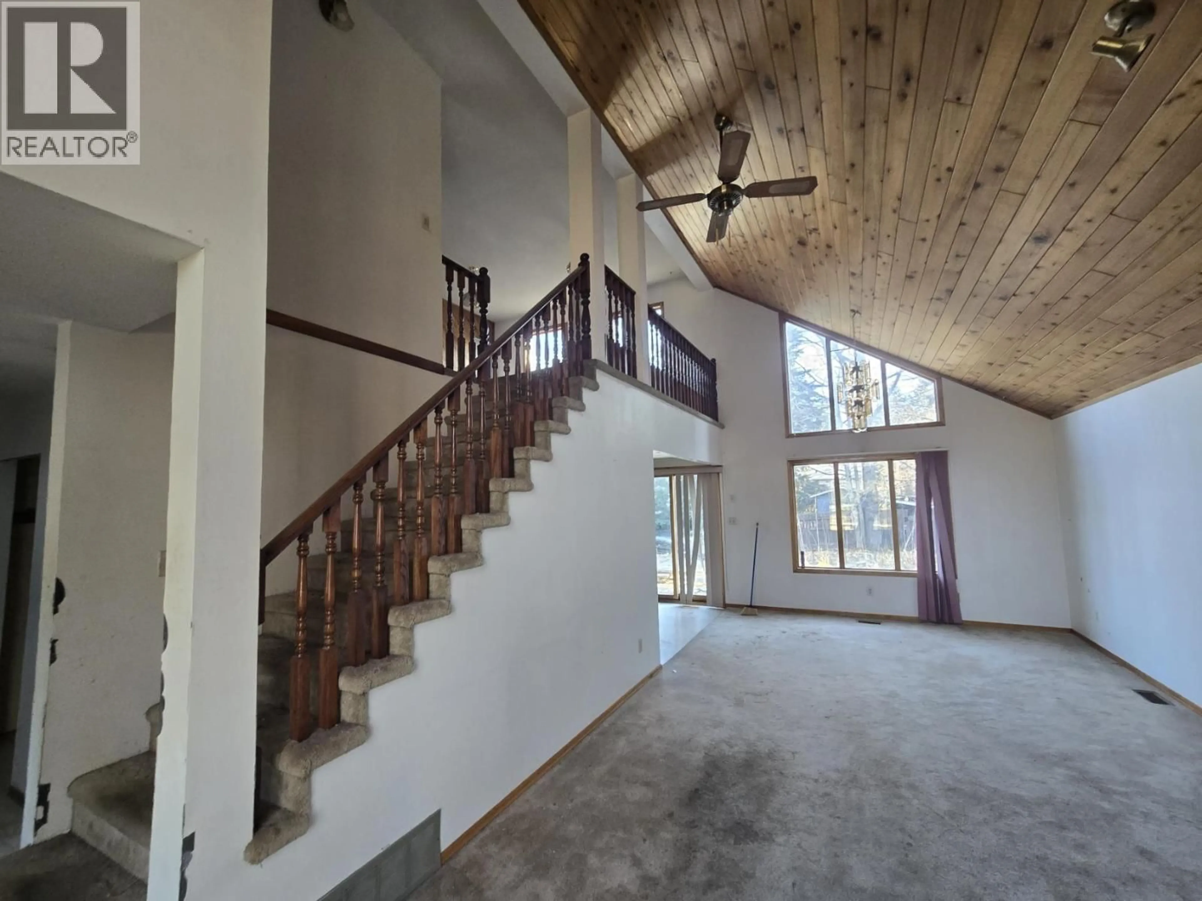 Indoor foyer for 7286 MOOSE ROAD, Prince George British Columbia V2N5N8