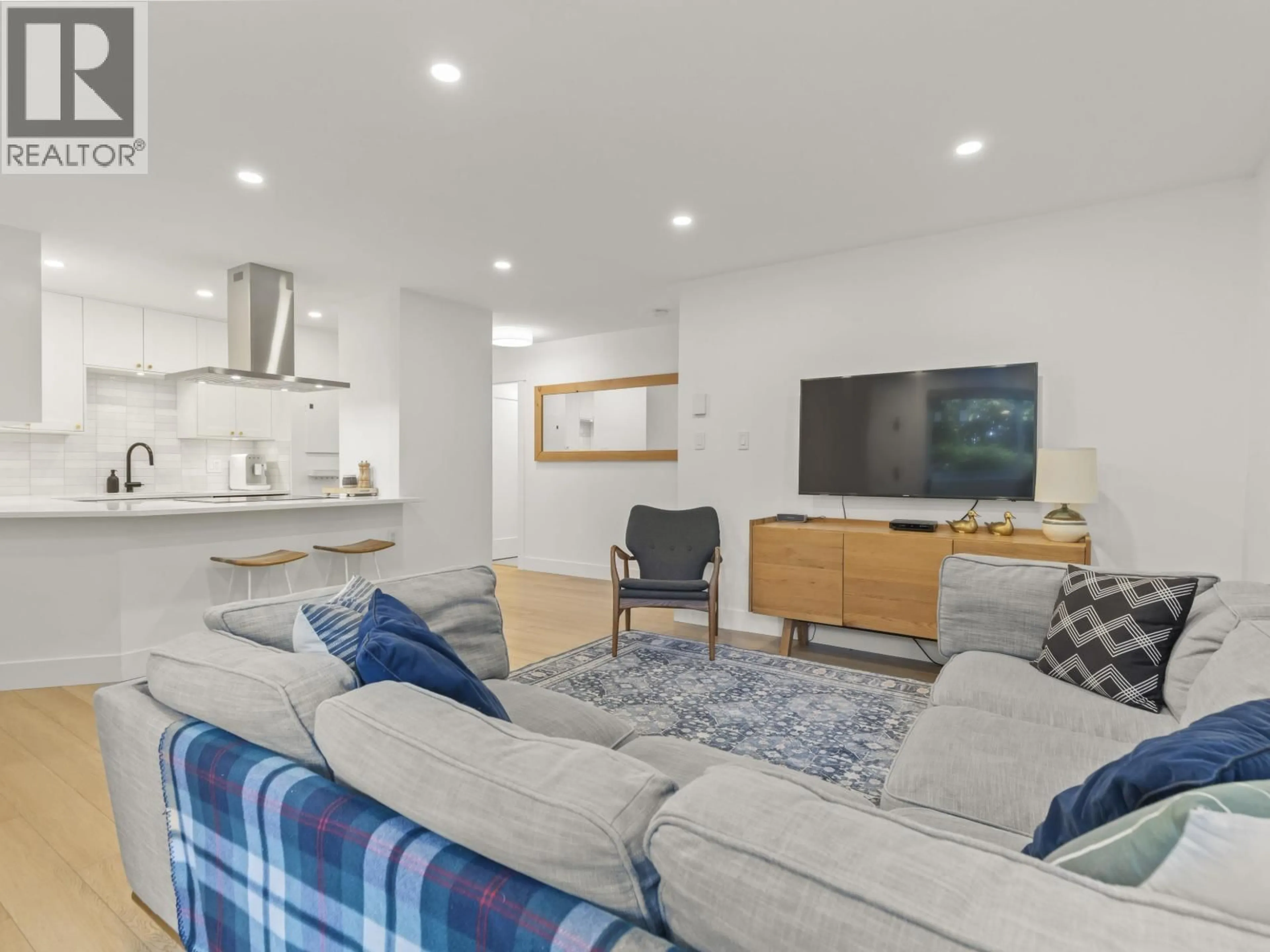 Living room with furniture, unknown for 116 - 1890 6TH AVENUE, Vancouver British Columbia V6J1R6