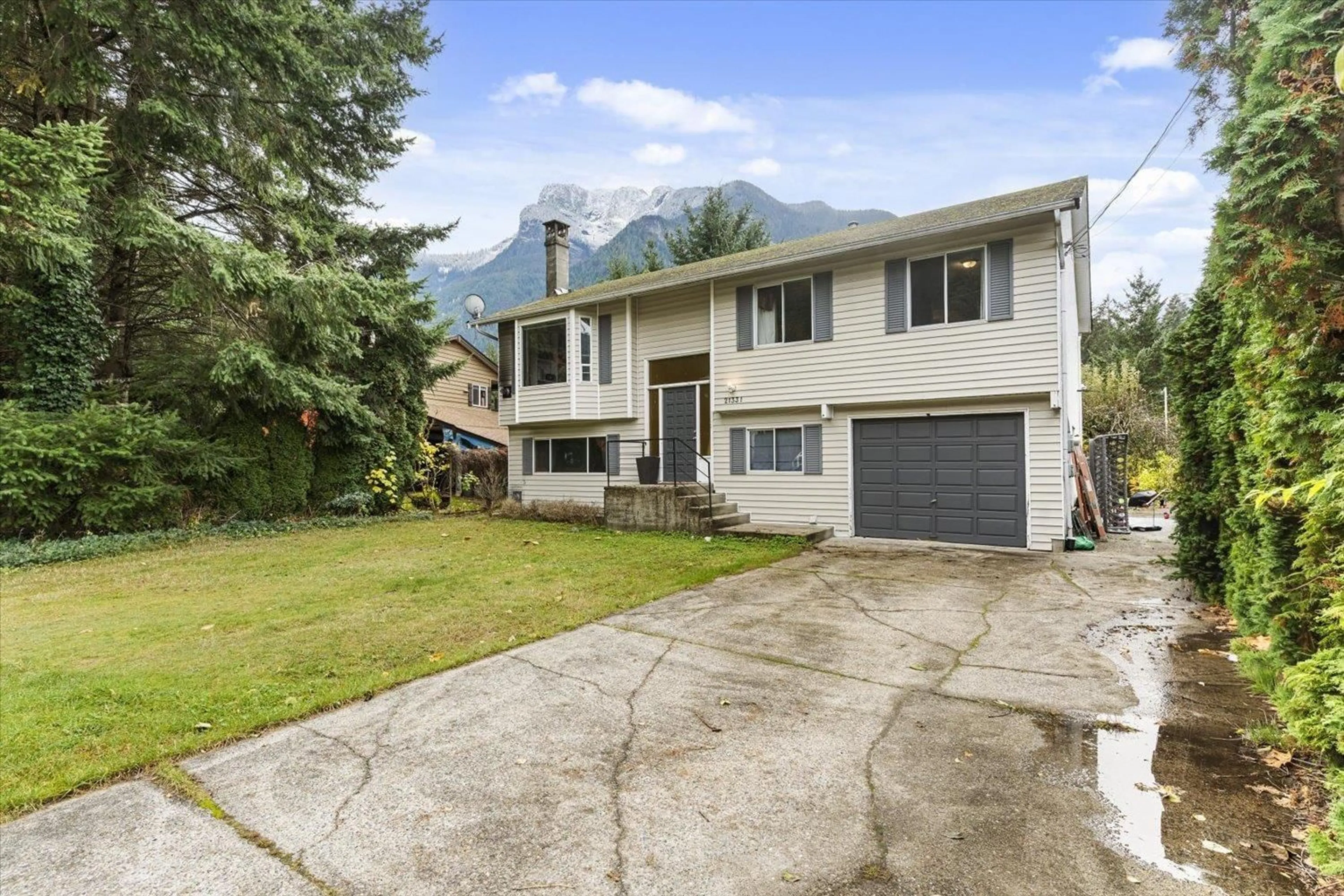 Home with vinyl exterior material, mountain view for 21331 MALLARD DRIVE, Hope British Columbia V0X1L1