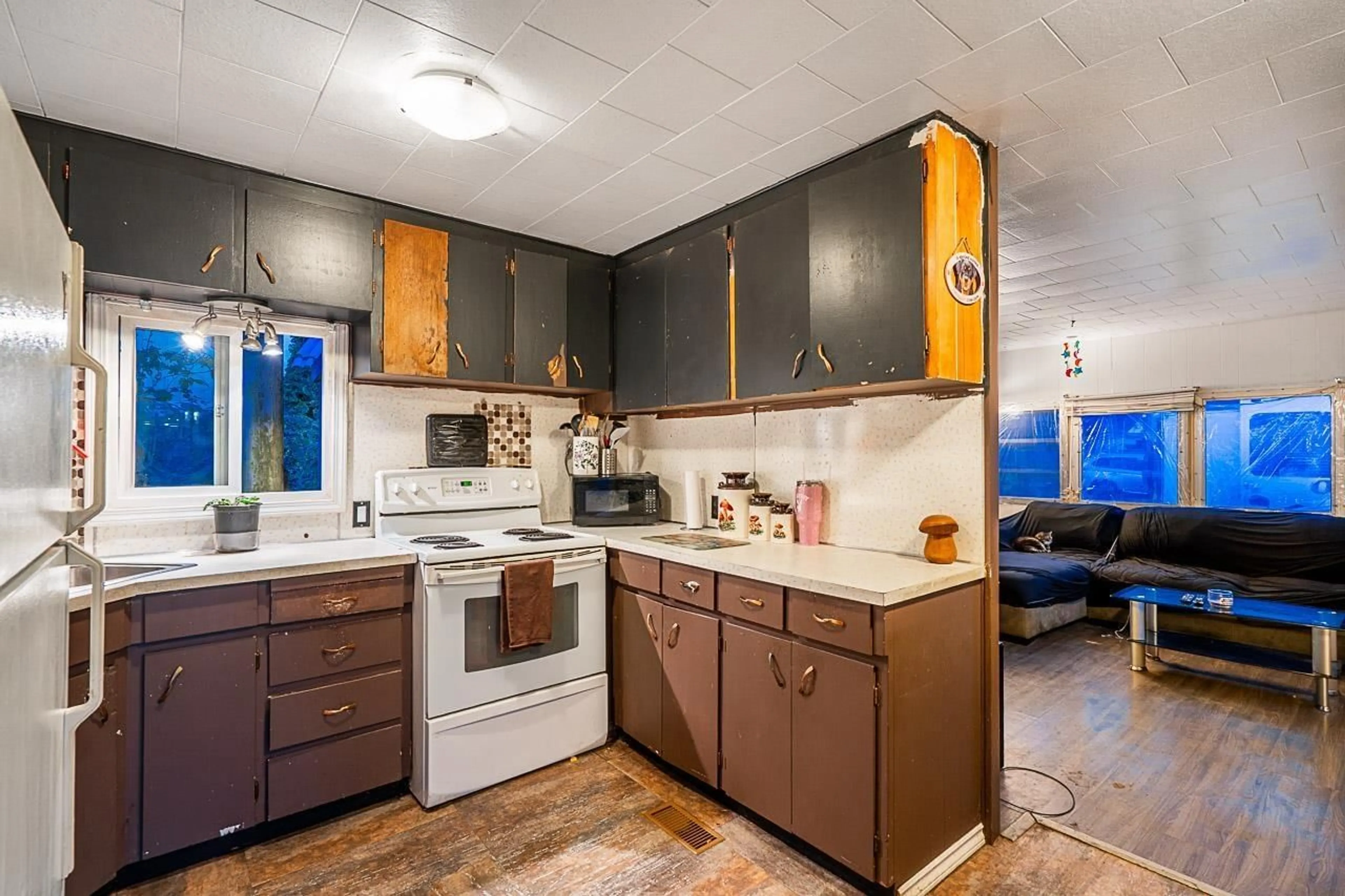 Standard kitchen, ceramic/tile floor for 55 - 26892 FRASER, Langley British Columbia V4W3T6