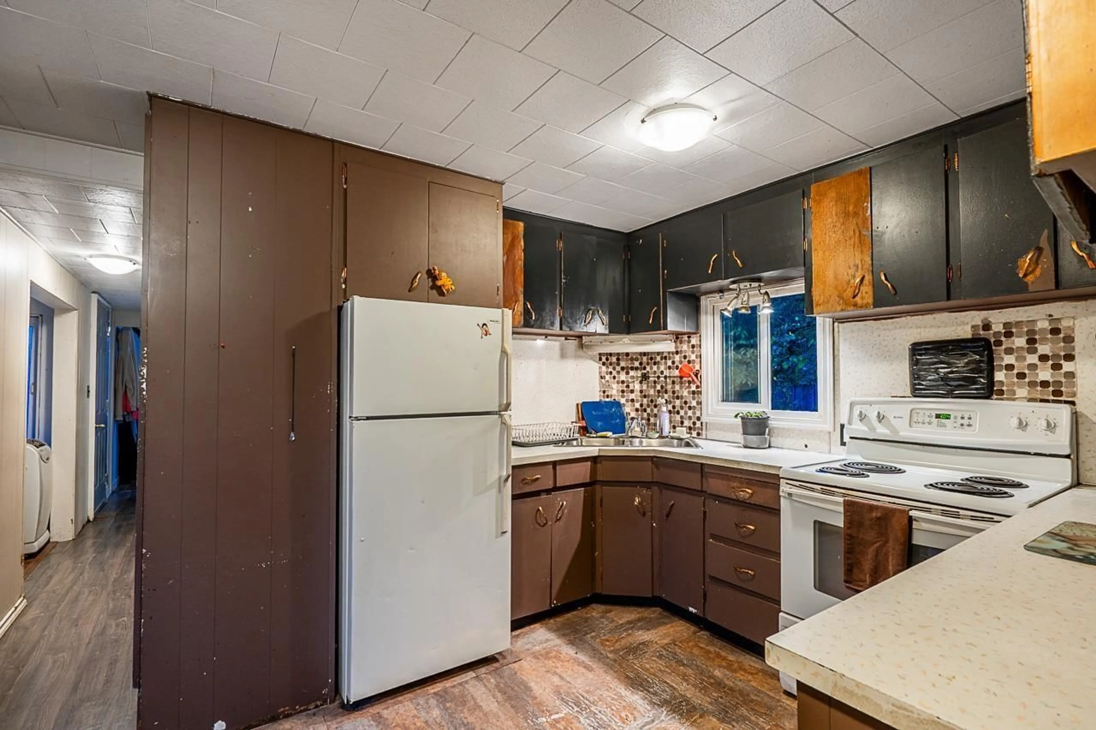 Standard kitchen, unknown for 55 - 26892 FRASER, Langley British Columbia V4W3T6