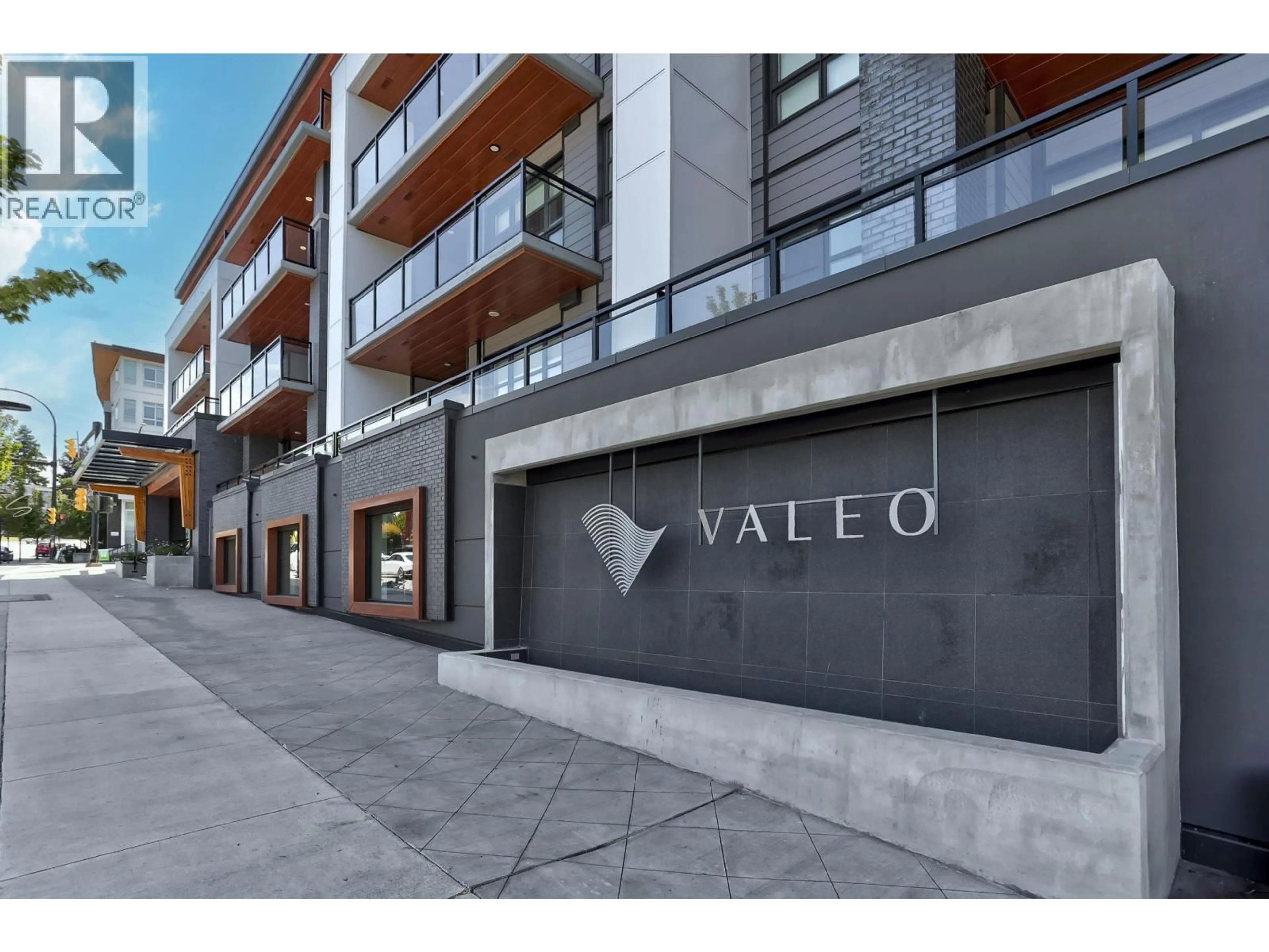 Patio, street for 306 - 4788 HASTINGS STREET, Burnaby British Columbia V5C0P3