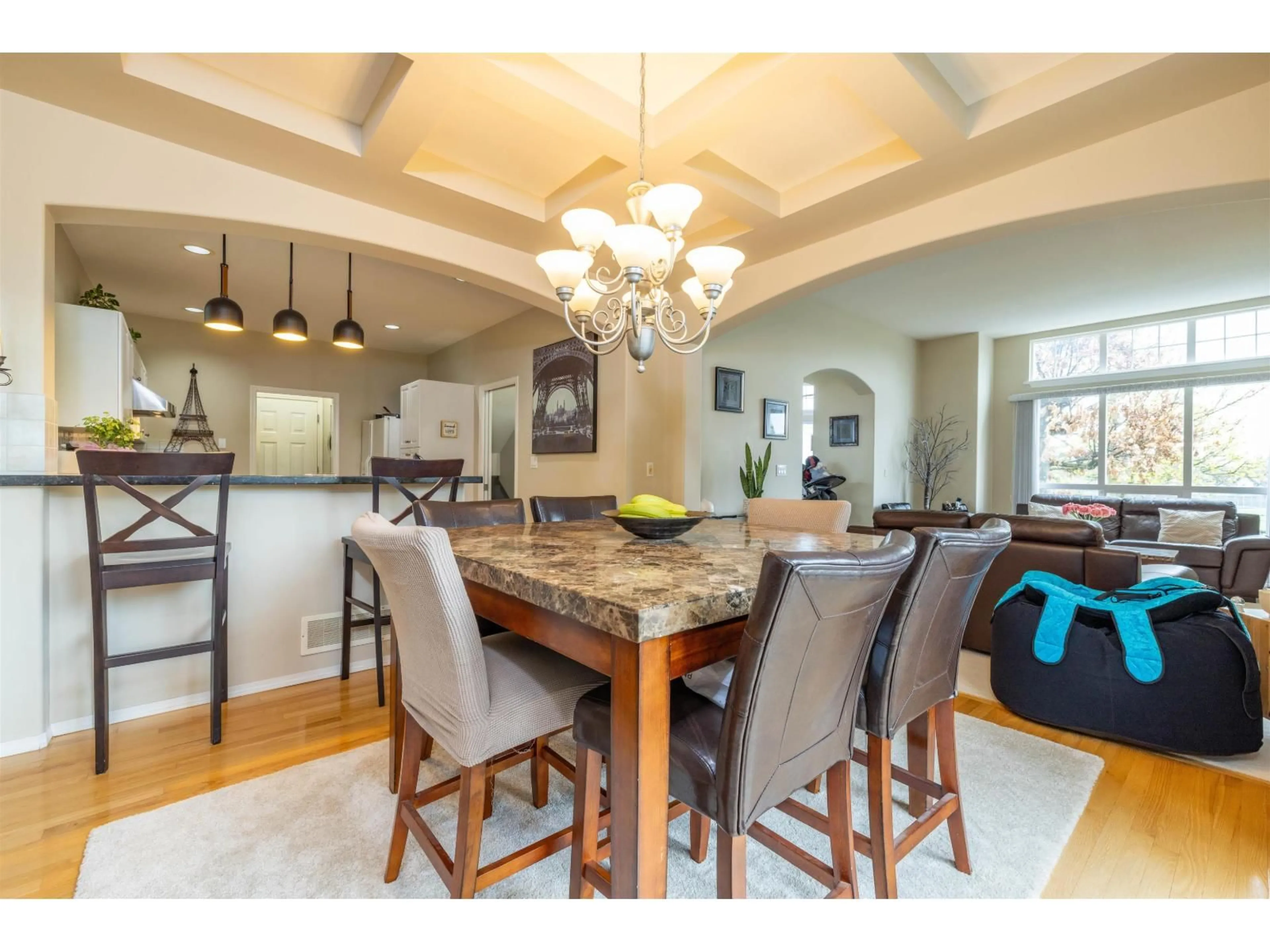 Open concept kitchen, unknown for 15638 33, Surrey British Columbia V3Z0K5