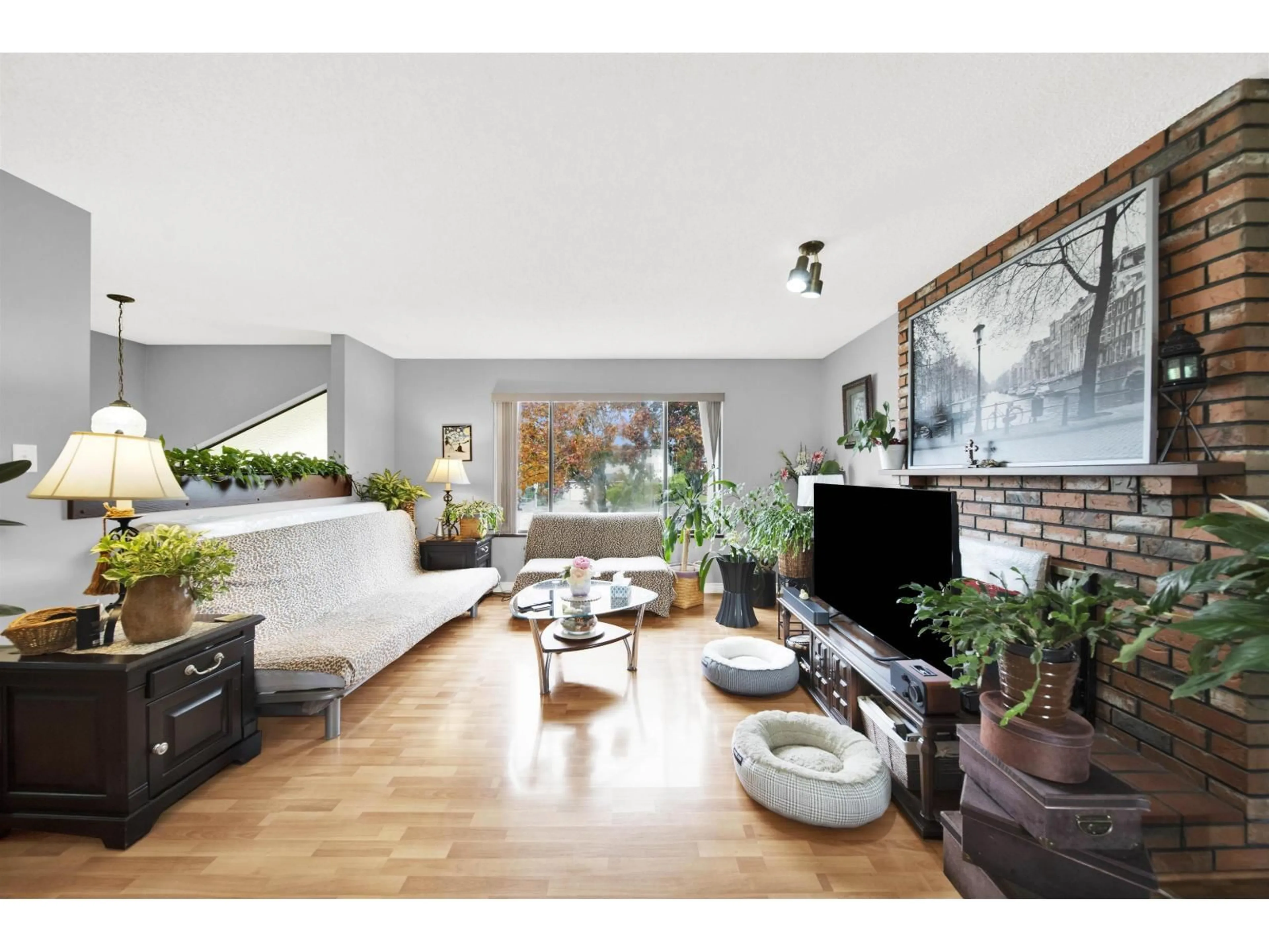 Living room with furniture, unknown for 11918 72A, Delta British Columbia V4C1B5