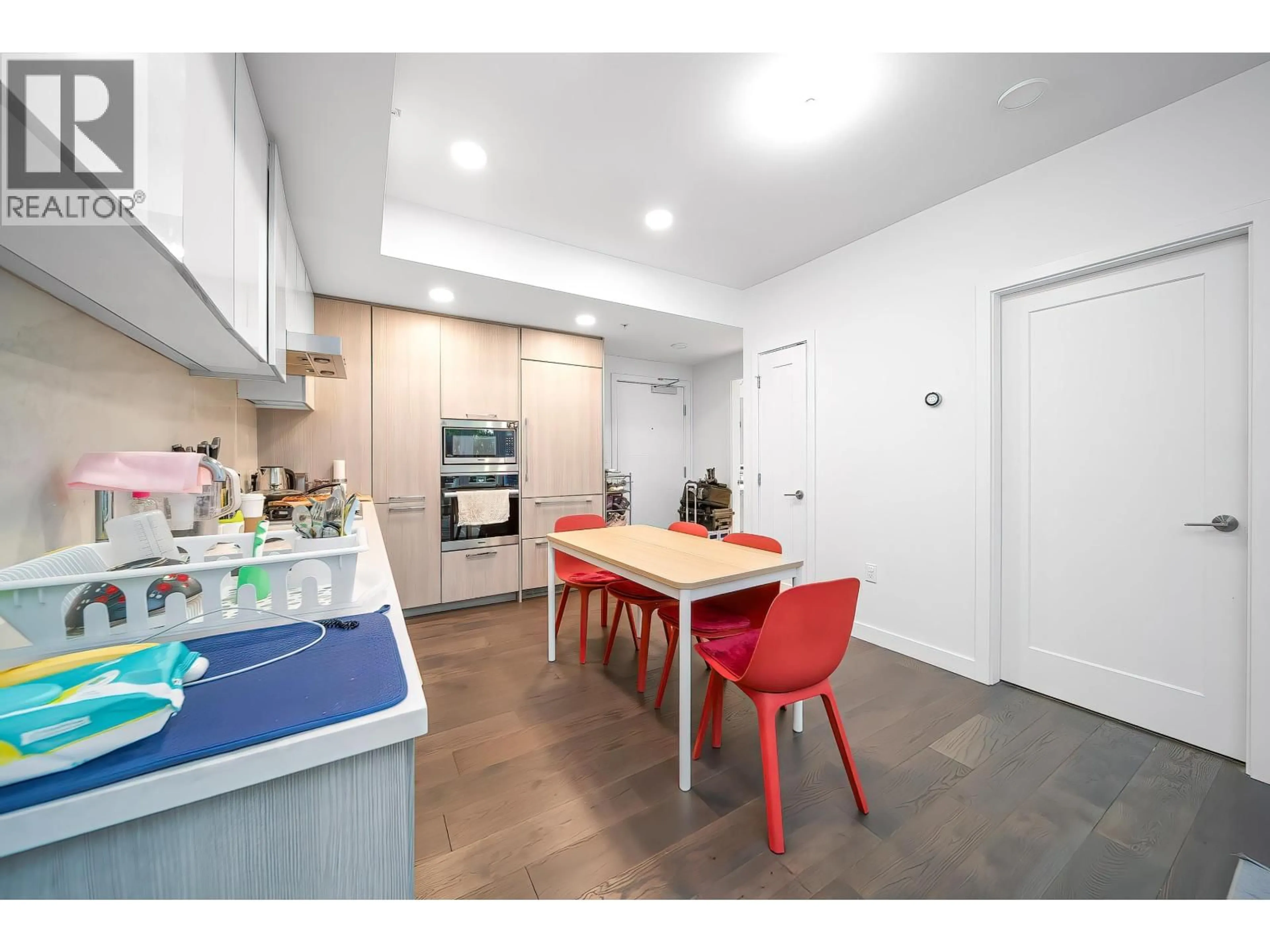 Unknown for 500 - 3331 NO.3 ROAD, Richmond British Columbia V6X2B6