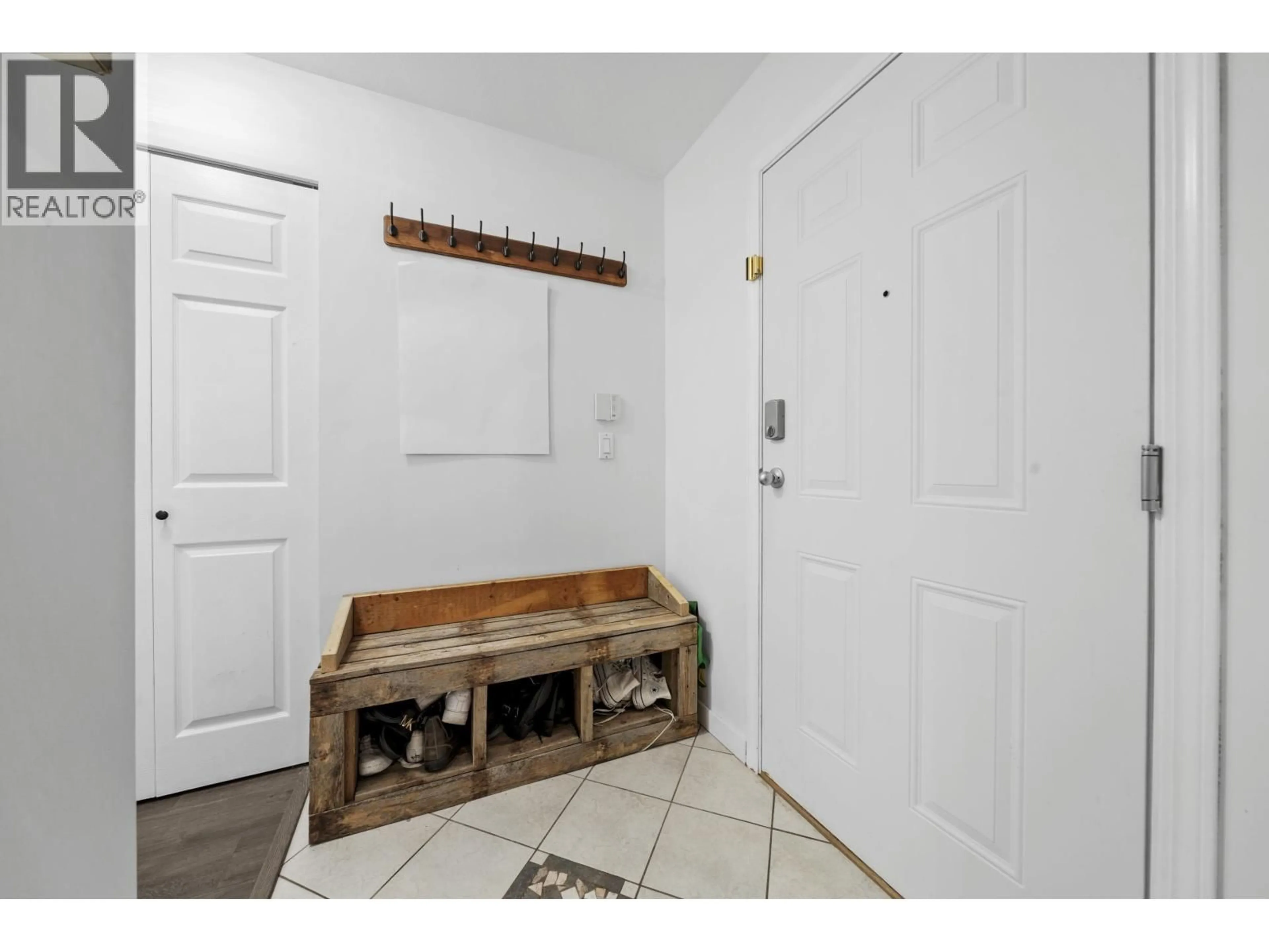 Indoor entryway for 311 - 121 SHORELINE CIRCLE, Port Moody British Columbia V3H5G2