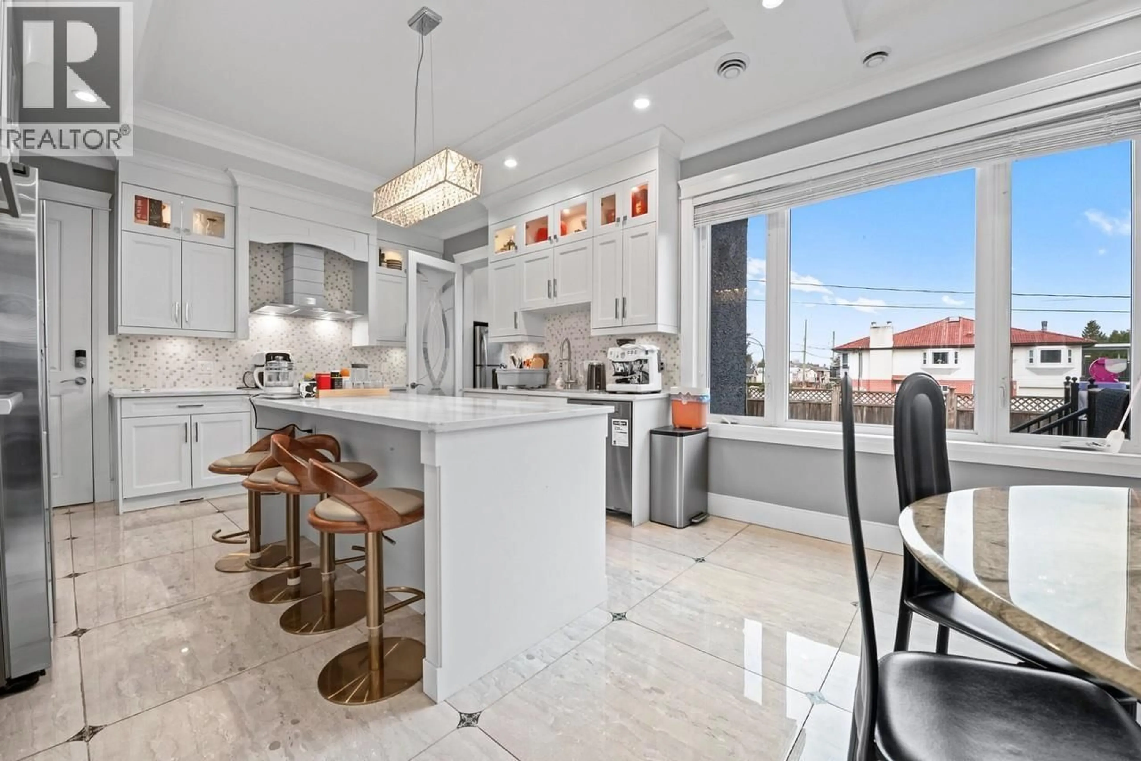 Open concept kitchen, ceramic/tile floor for 4434 SMITH AVENUE, Burnaby British Columbia V5G2V6