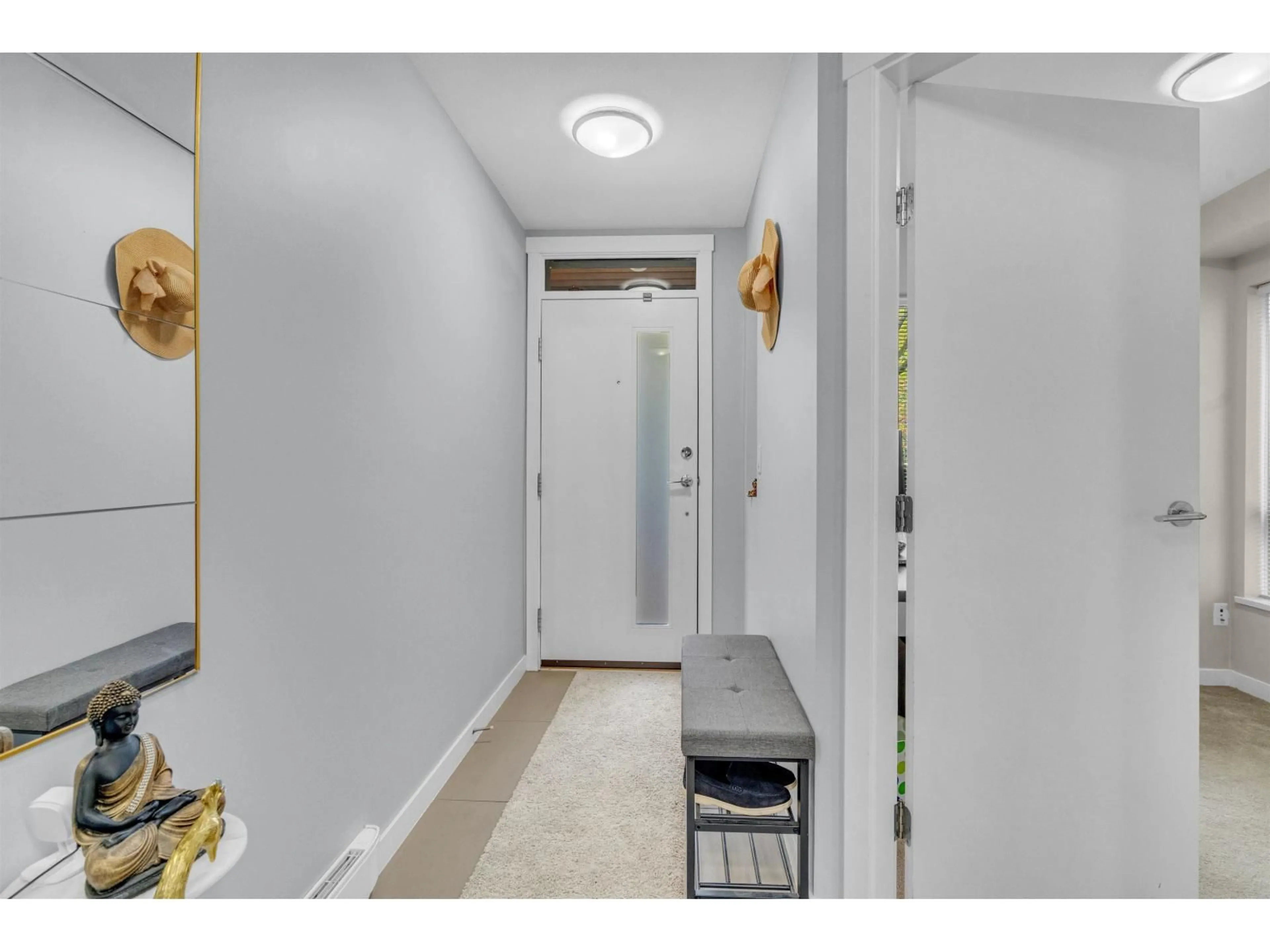 Indoor entryway for 8 - 8473 163 STREET, Surrey British Columbia V4N6M7