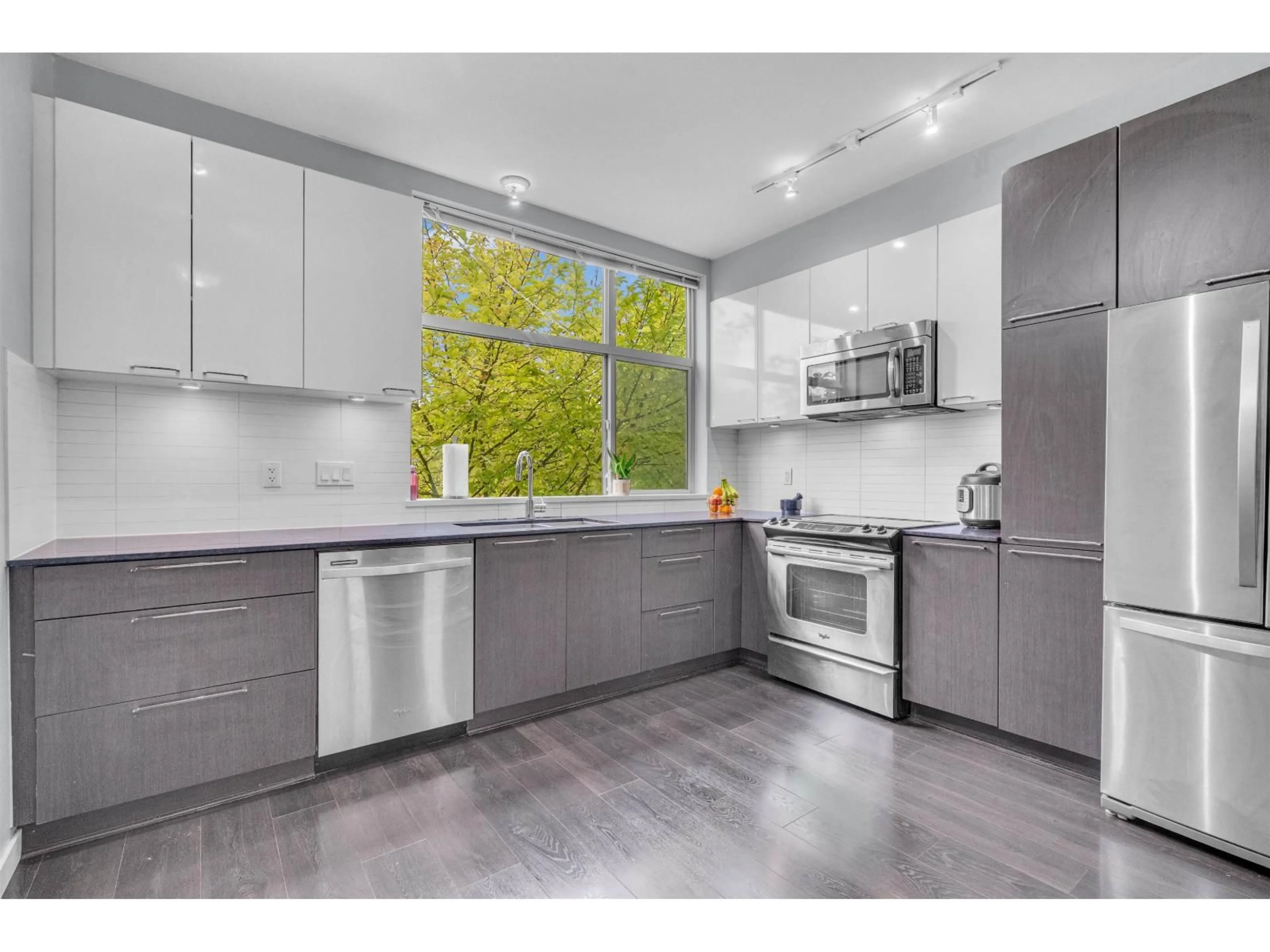 Unknown for 8 - 8473 163 STREET, Surrey British Columbia V4N6M7