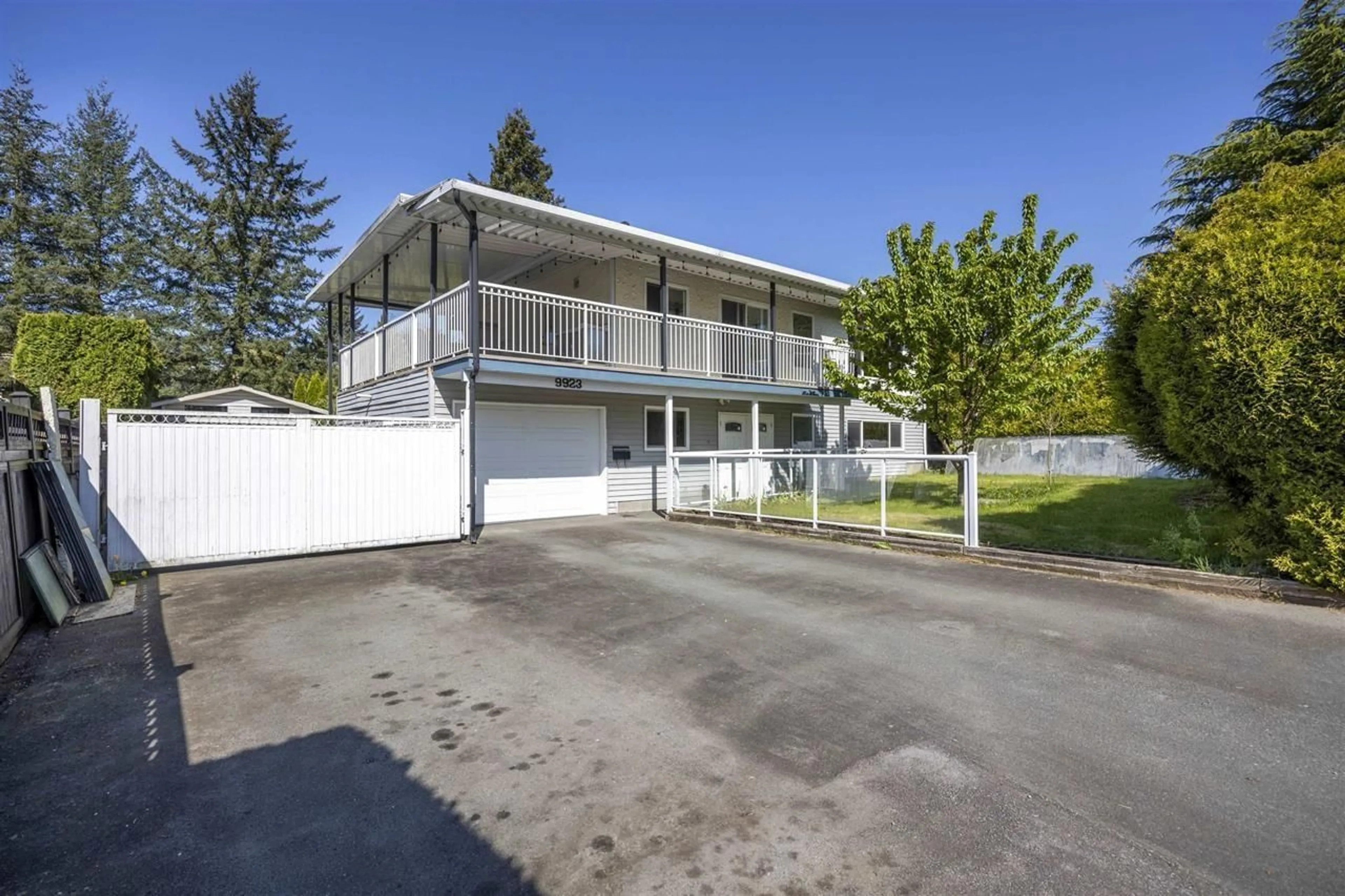 A pic from outside/outdoor area/front of a property/back of a property/a pic from drone, street for 9923 SEMIAHMOO, Surrey British Columbia V3T3M5