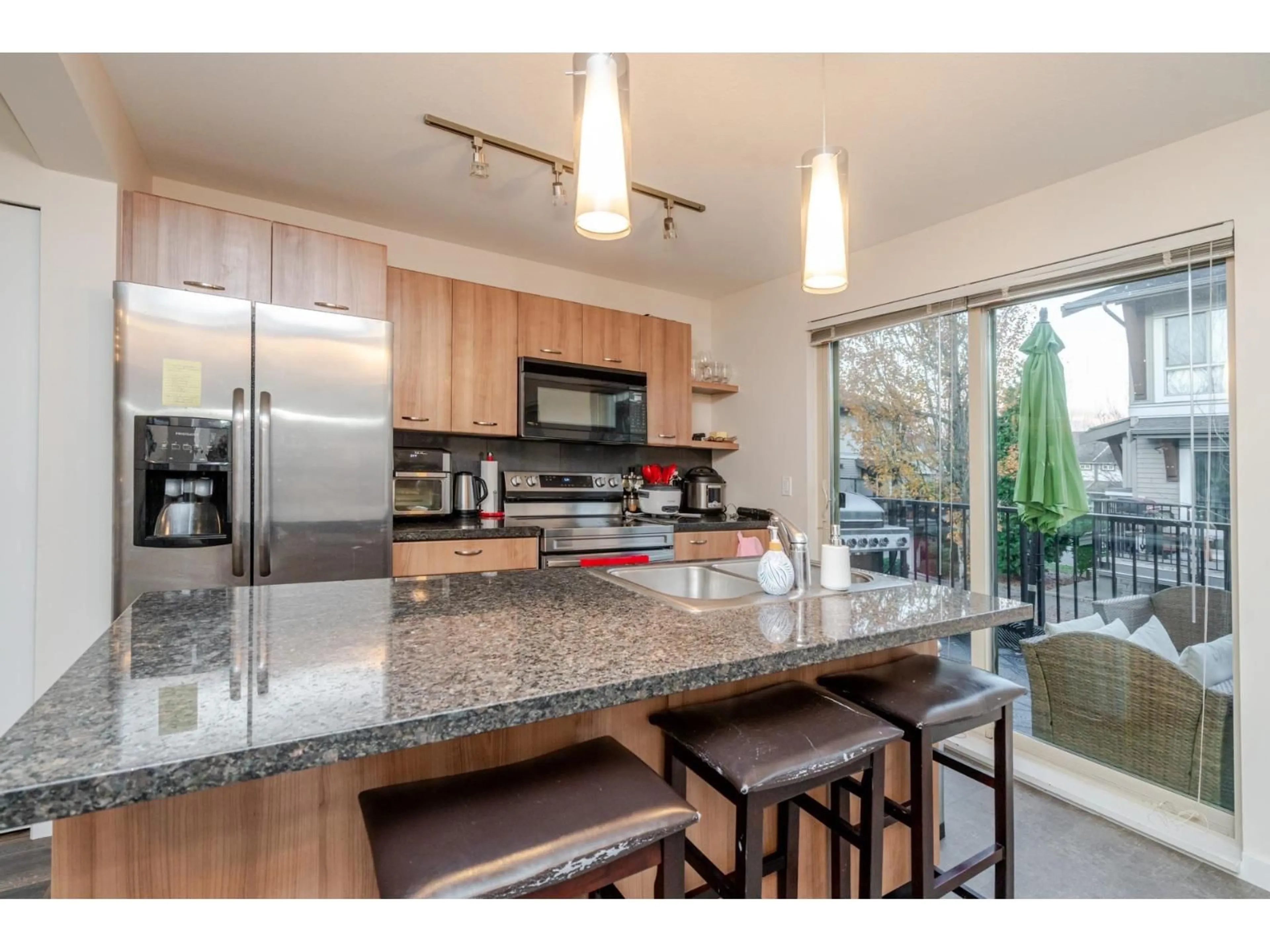 Open concept kitchen, unknown for 110 - 6671 121, Surrey British Columbia V3W1T9