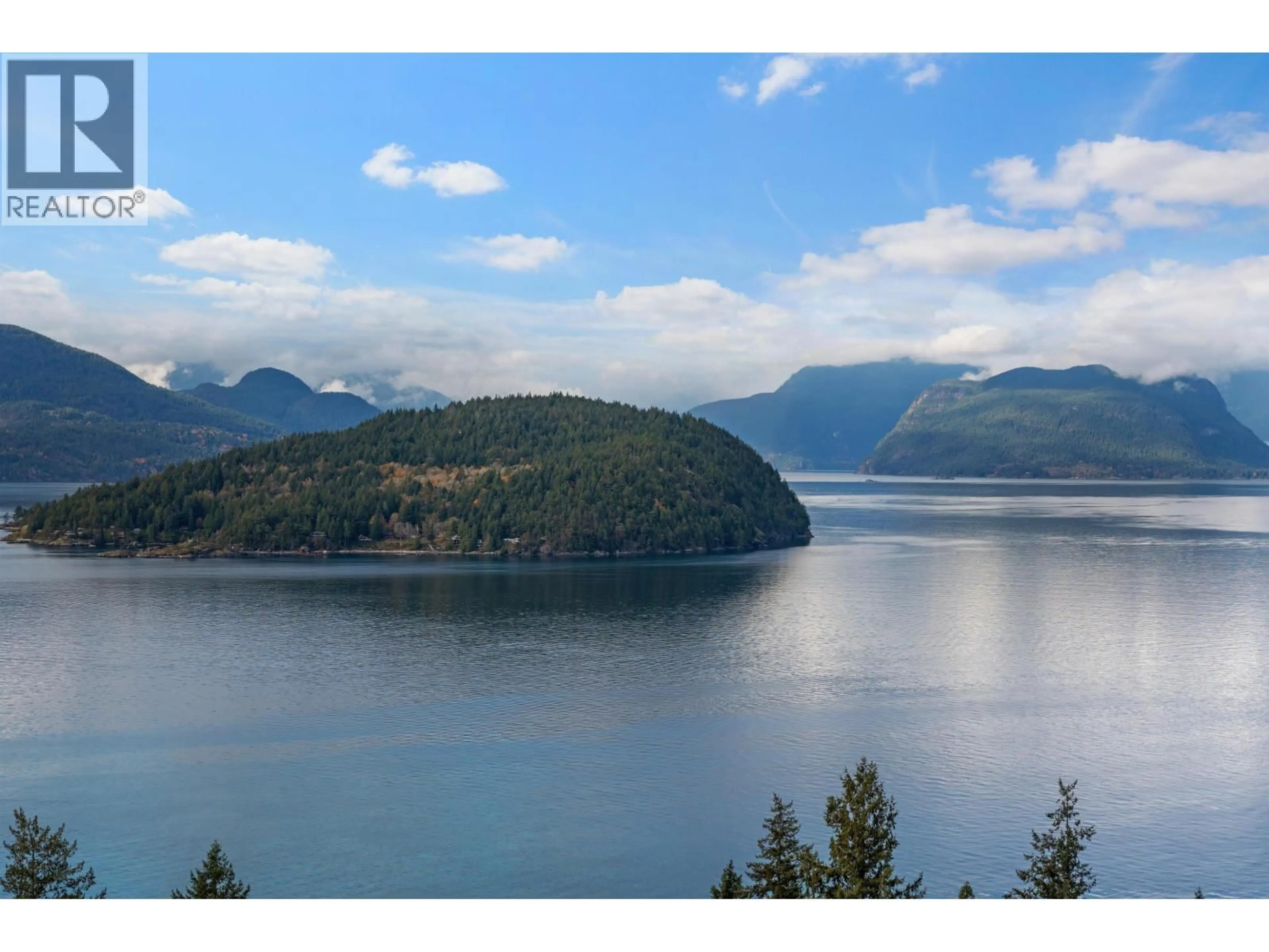 Blurry image for 8683 SEASCAPE DRIVE, West Vancouver British Columbia V7W3J7