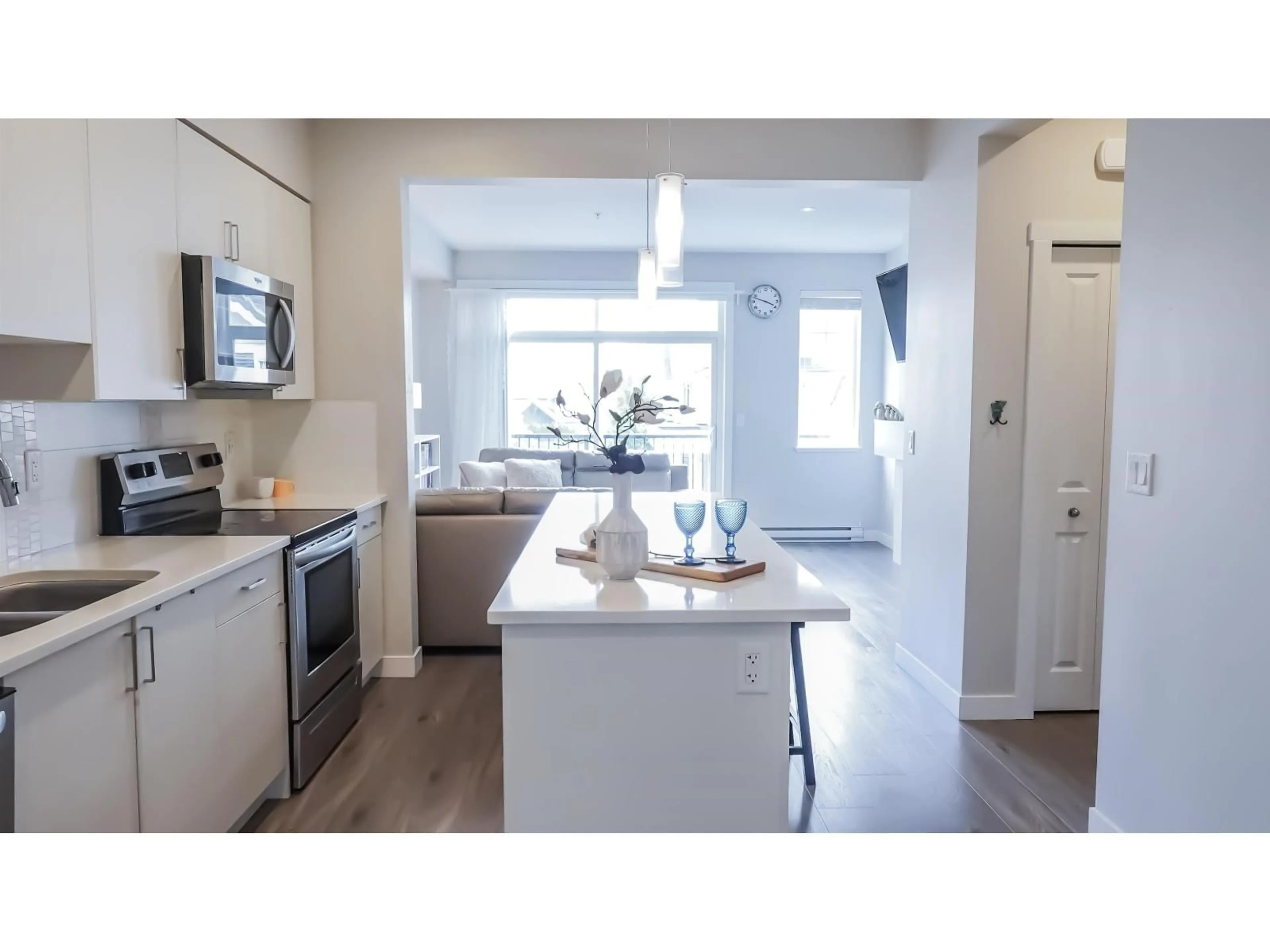 Open concept kitchen, ceramic/tile floor for 65 - 7169 208A, Langley British Columbia V2Y0X2