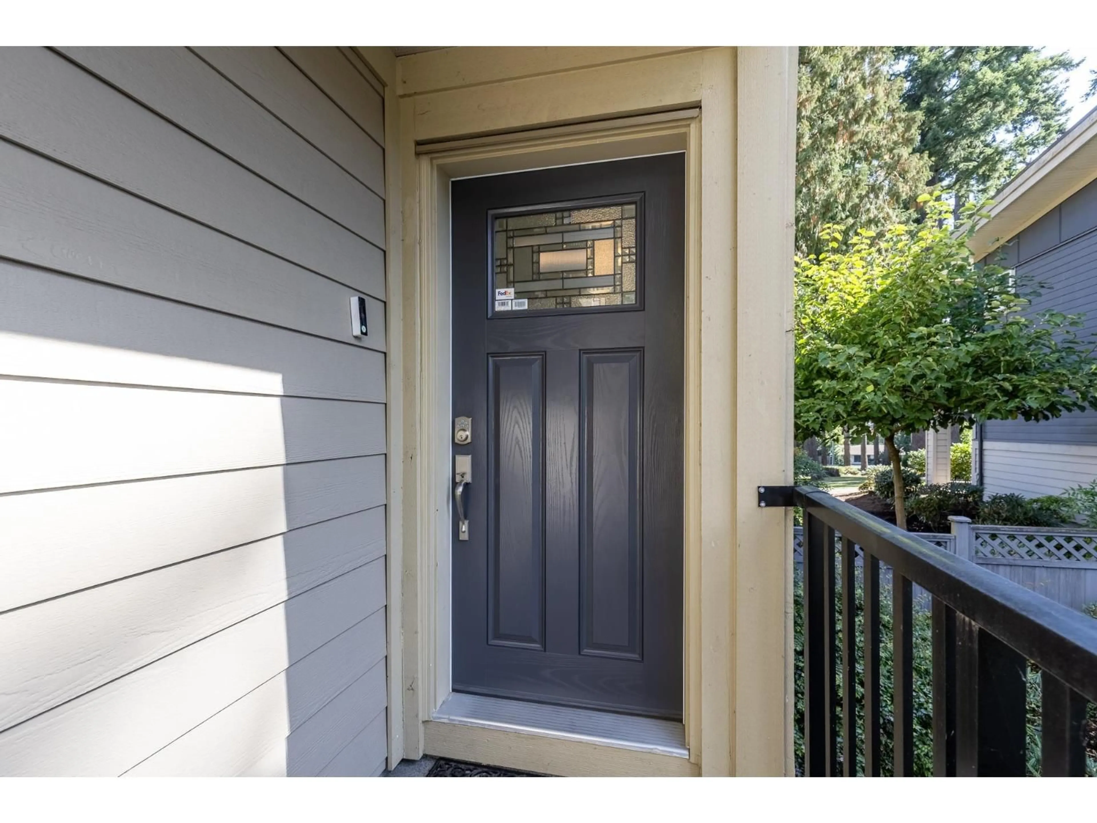 Indoor entryway for 44 - 5957 152, Surrey British Columbia V3S3K4