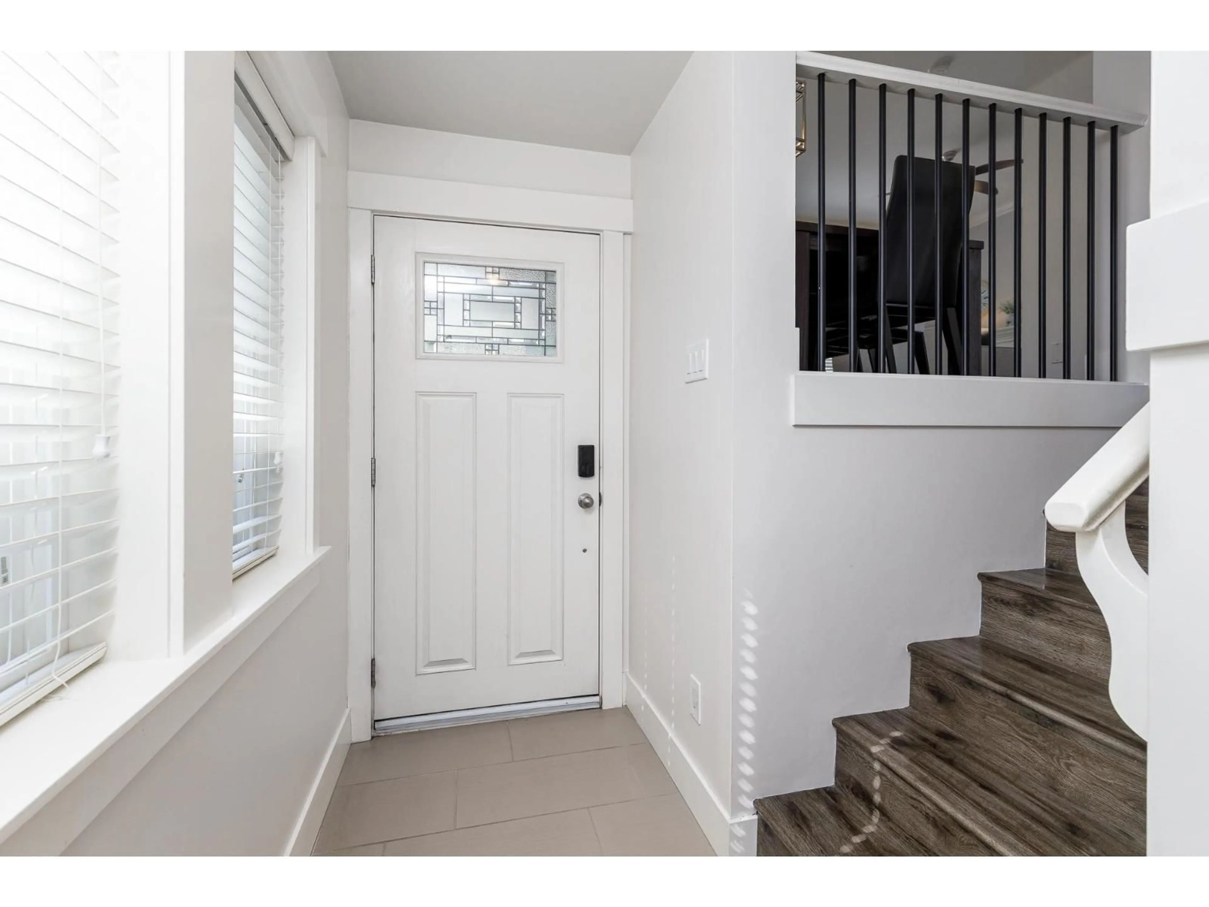 Indoor entryway for 44 - 5957 152, Surrey British Columbia V3S3K4