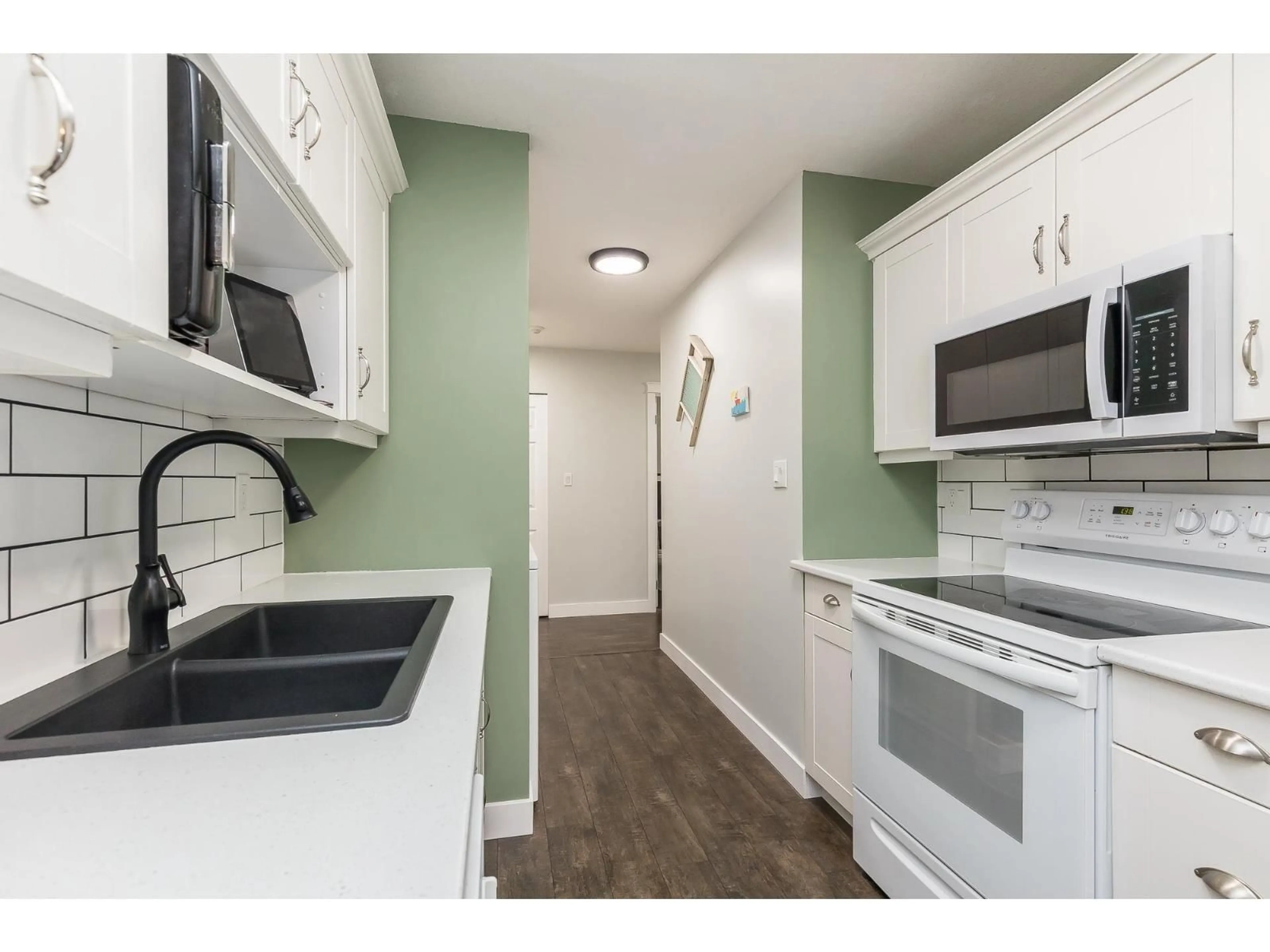 Standard kitchen, unknown for 101 - 46033 CHILLIWACK CENTRAL ROAD, Chilliwack British Columbia V2P1J5