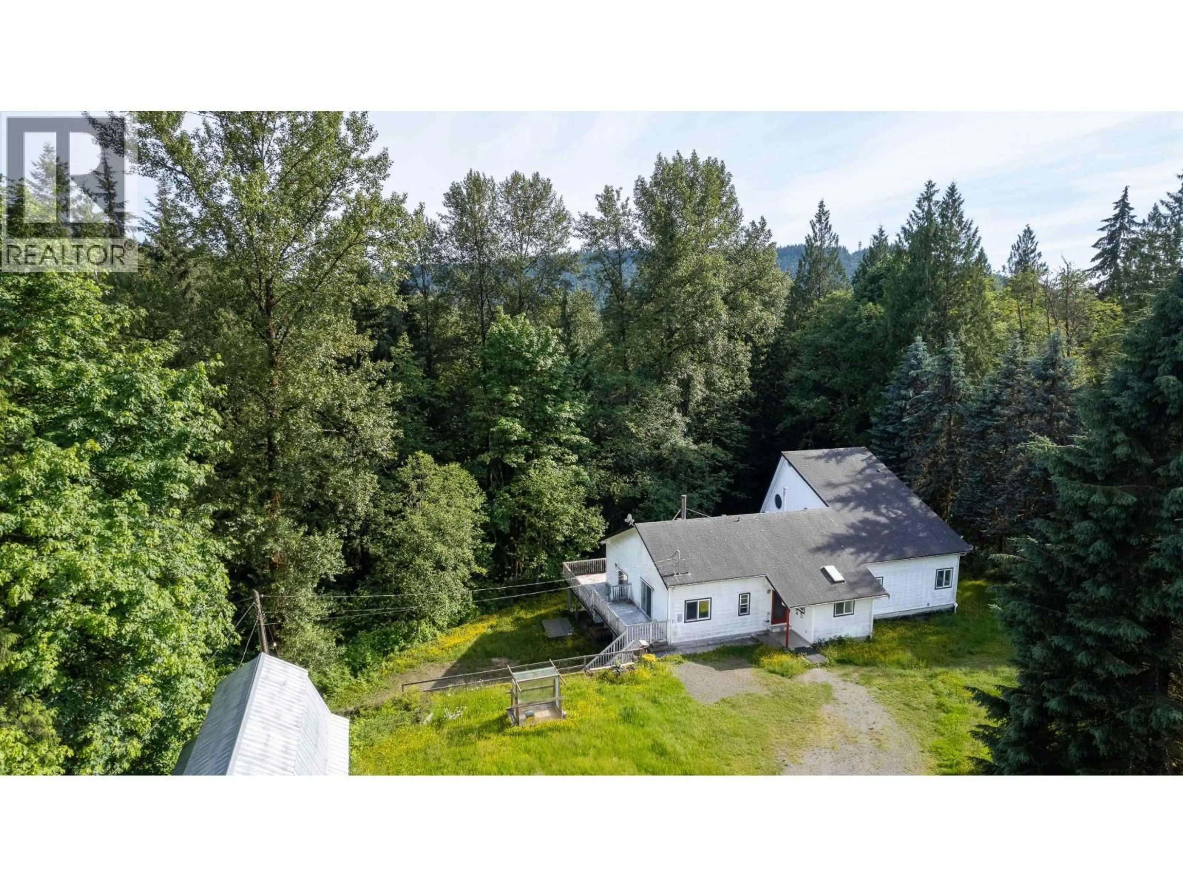 A pic from outside/outdoor area/front of a property/back of a property/a pic from drone, unknown for 11885 264 STREET, Maple Ridge British Columbia V2W1P9