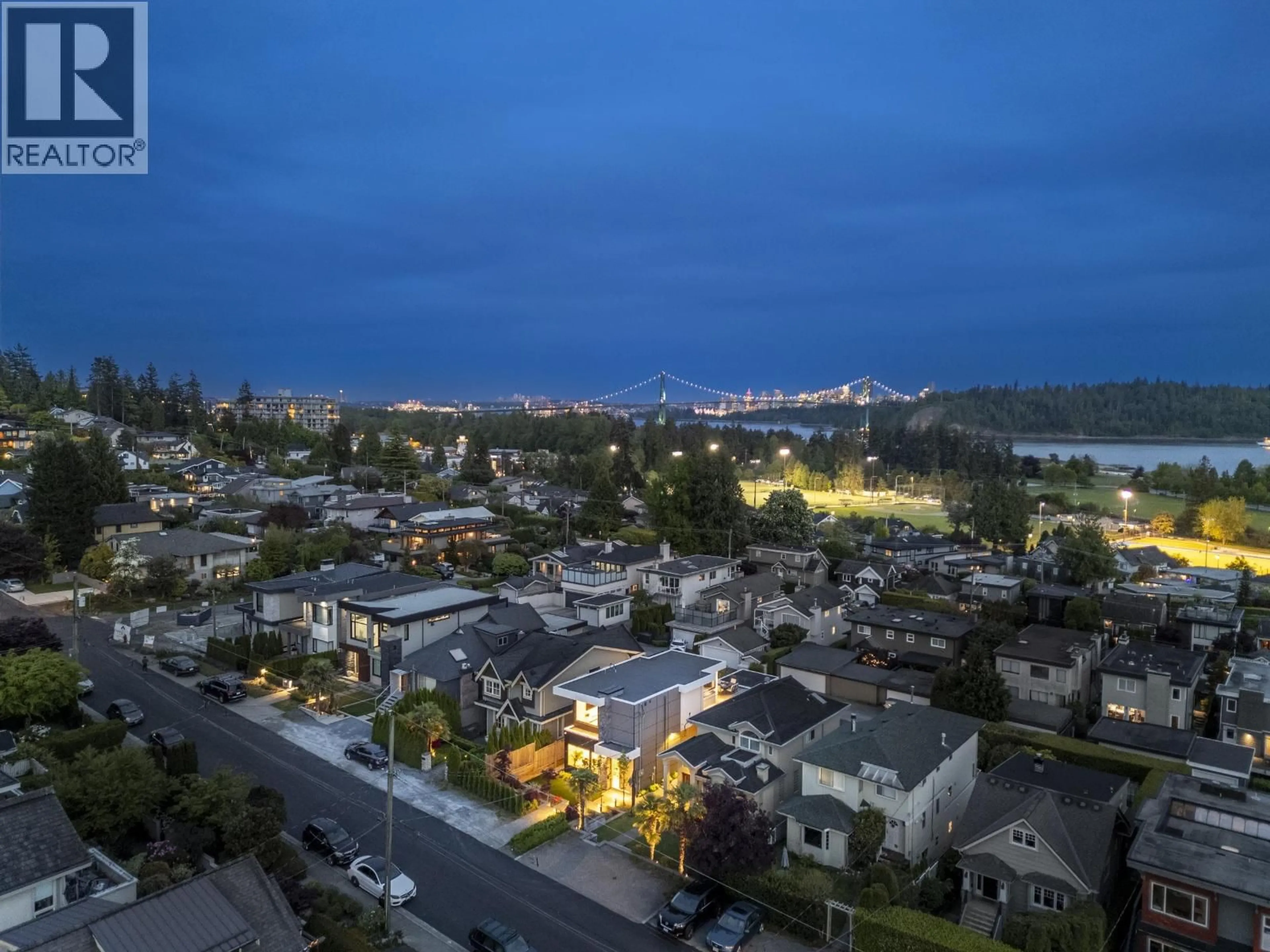 A pic from outside/outdoor area/front of a property/back of a property/a pic from drone, mountain view for 1236 DUCHESS AVENUE, West Vancouver British Columbia V7T1H4