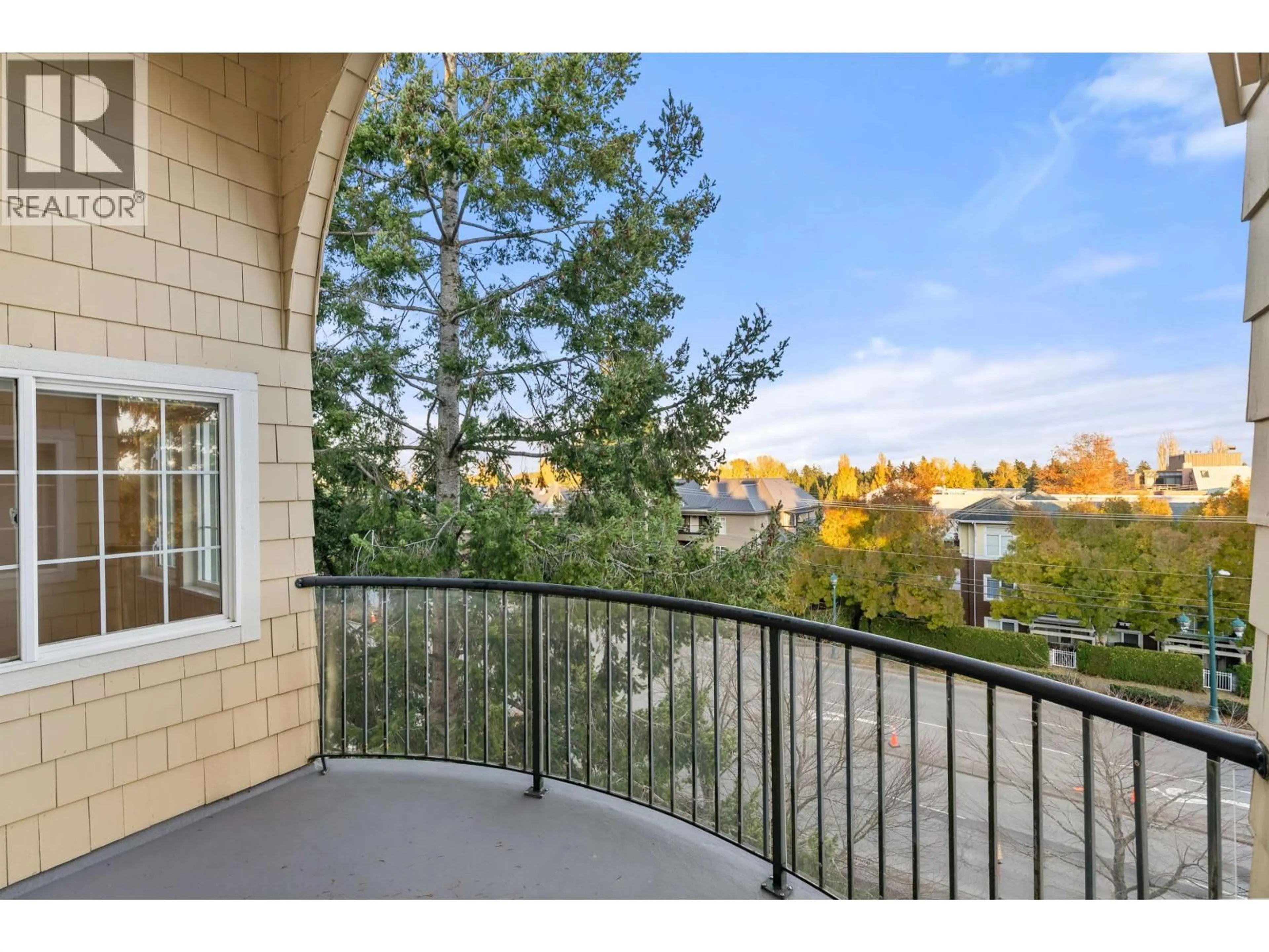Balcony in the apartment, water/lake/river/ocean view for 405 - 5556 14 AVENUE, Delta British Columbia V4M4E7