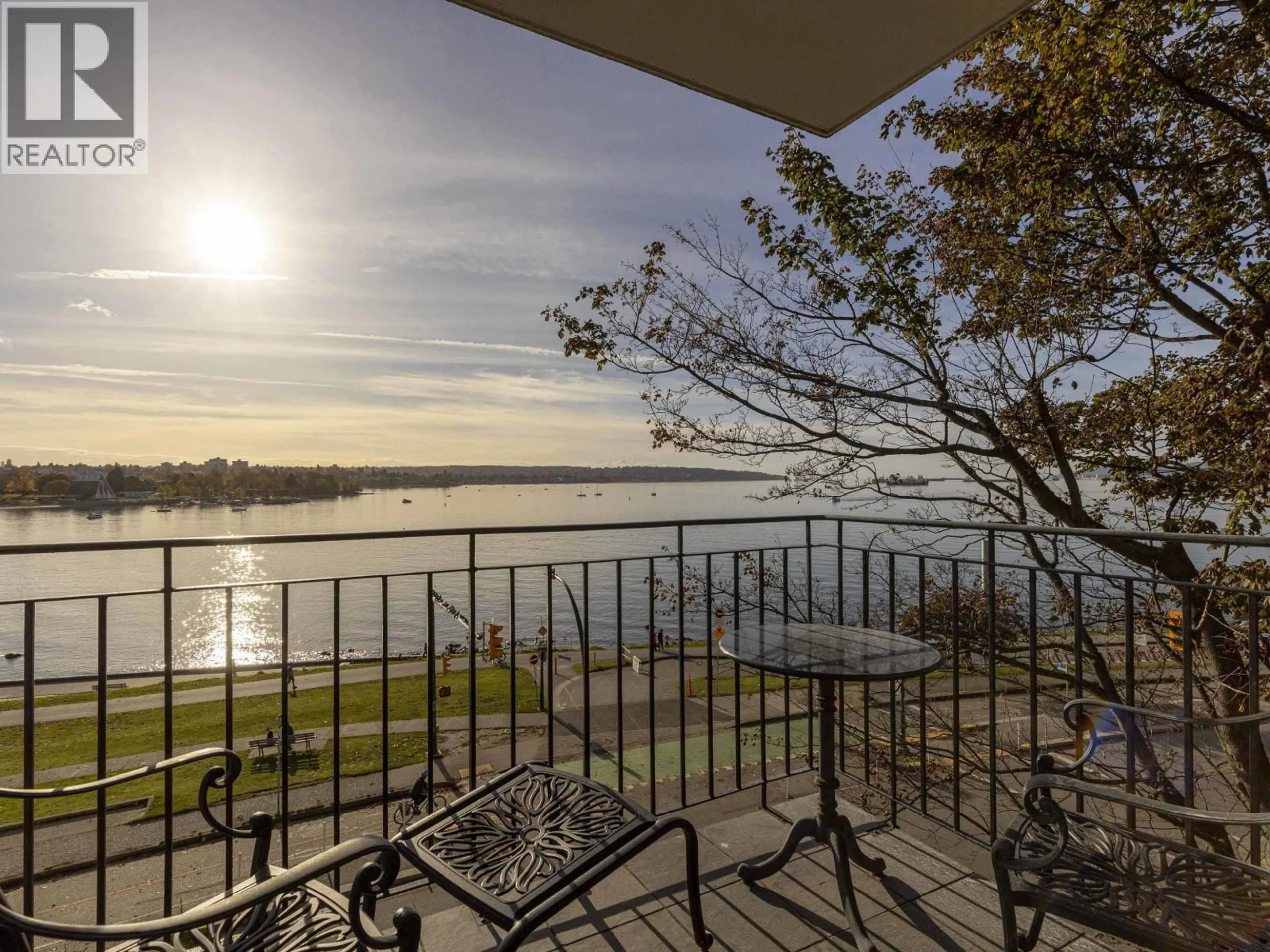 Patio, water/lake/river/ocean view for 402 - 1575 BEACH AVENUE, Vancouver British Columbia V6G1Y5