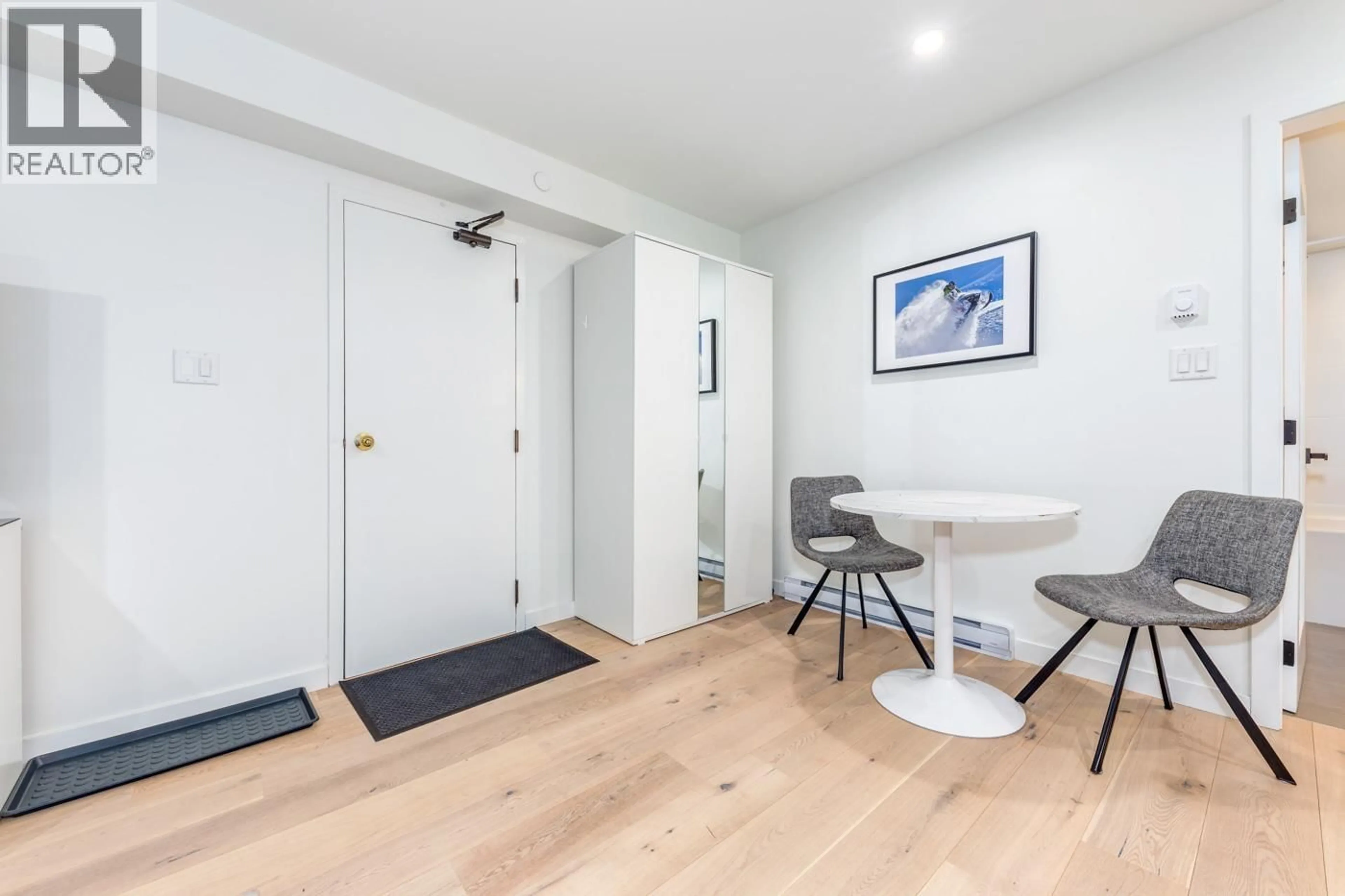 Indoor entryway for 318 - 2111 WHISTLER ROAD, Whistler British Columbia V8E0A6