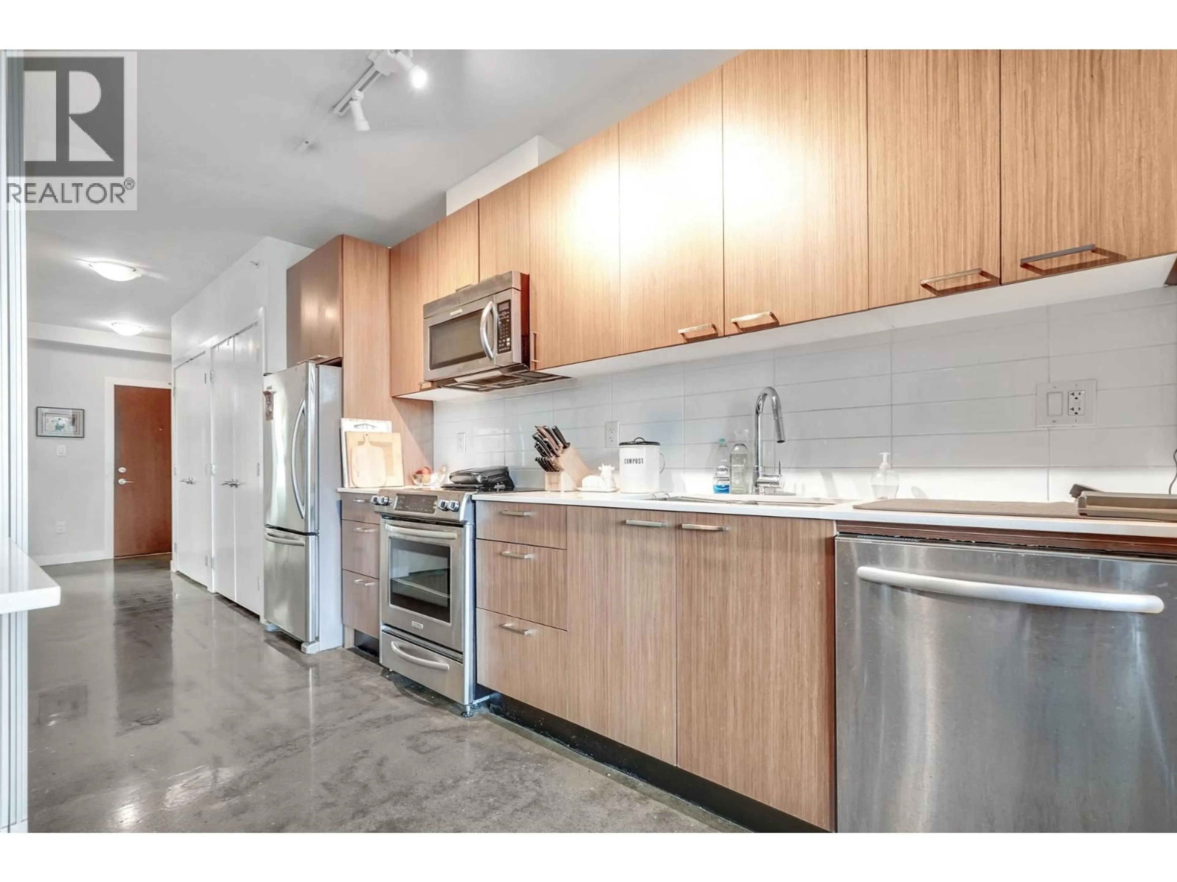 Standard kitchen, unknown for 516 - 221 UNION STREET, Vancouver British Columbia V6A0B4