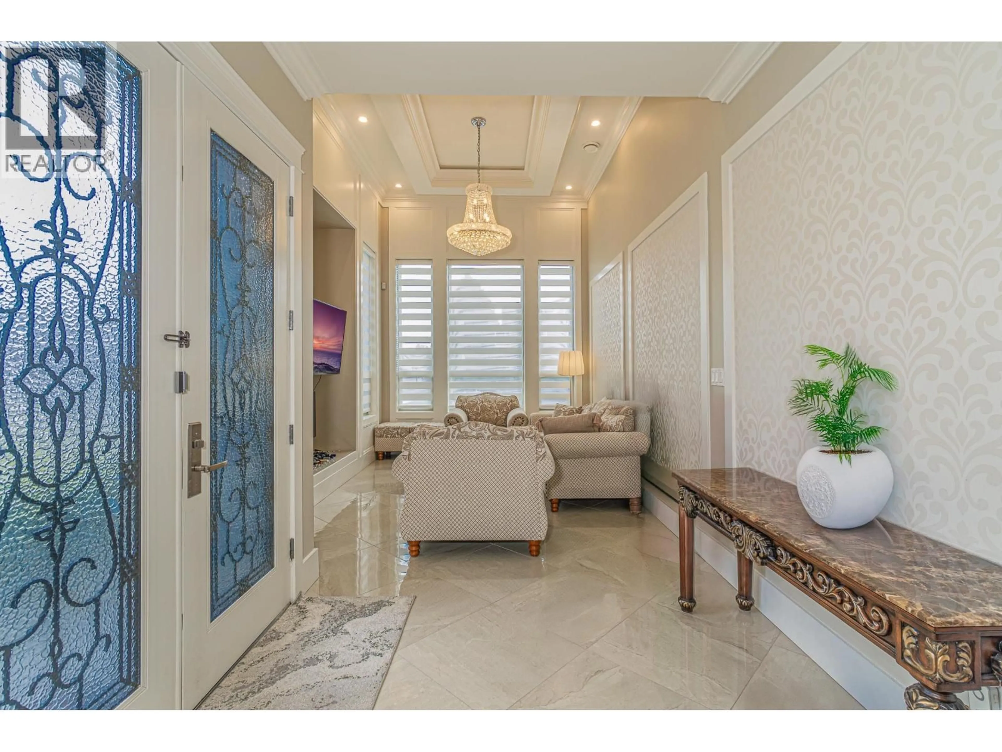 Indoor entryway for 7091 BRIDGE STREET, Richmond British Columbia V6Y2S6