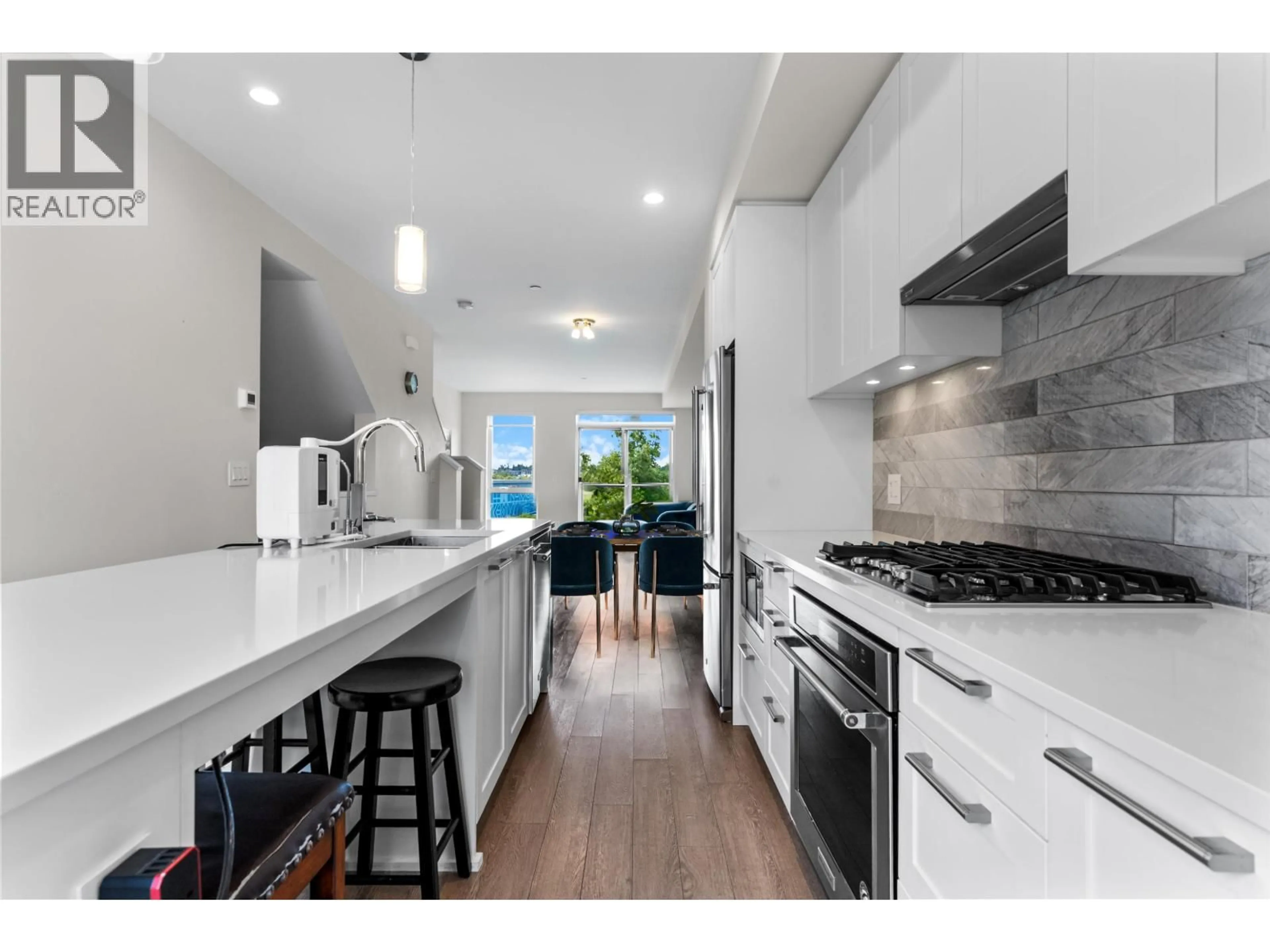 Open concept kitchen, ceramic/tile floor for 133 - 4738 HEMLOCK WAY, Tsawwassen British Columbia V4M0E3