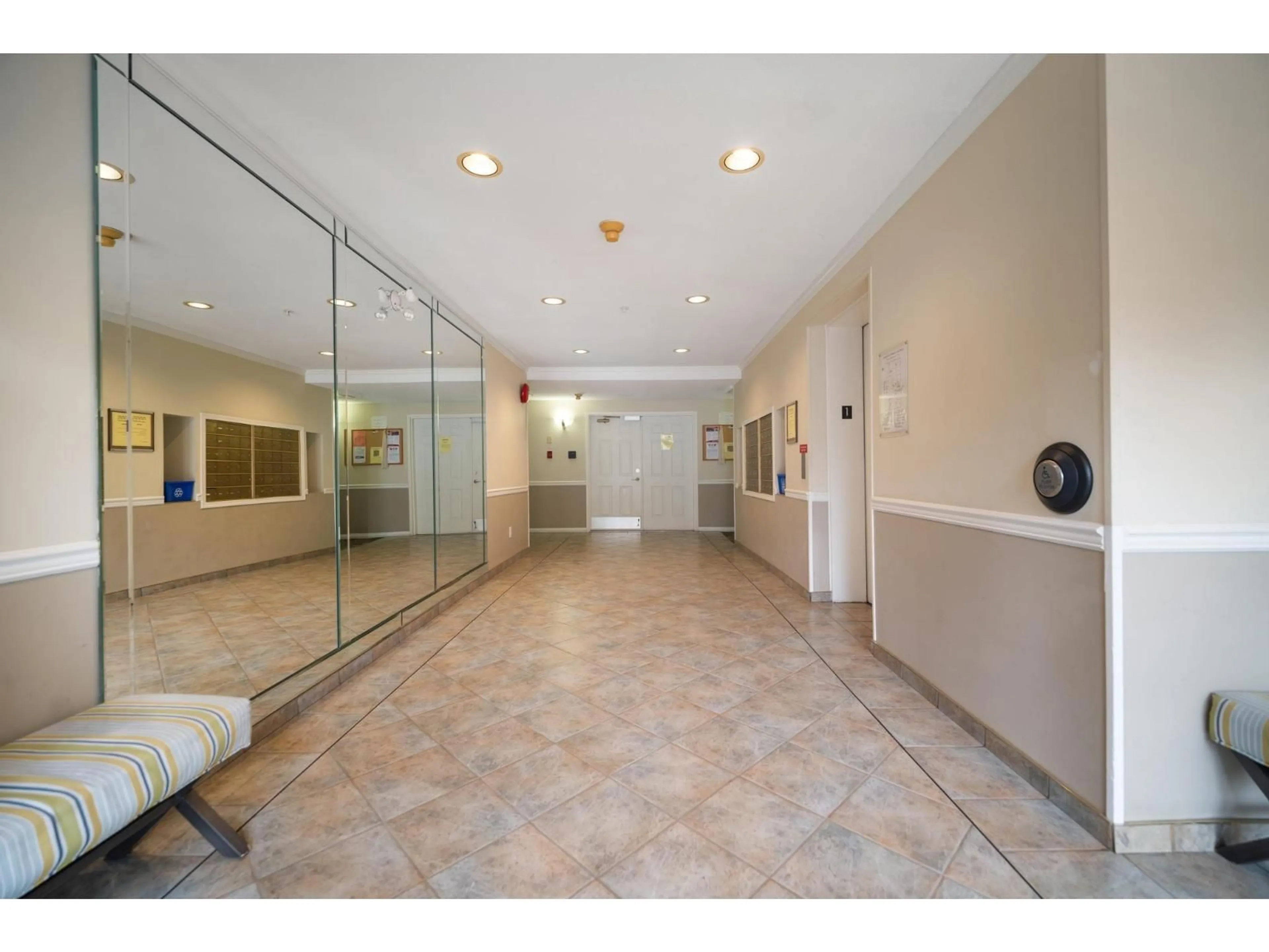 Indoor foyer for 110 - 6557 121, Surrey British Columbia V3W1E7