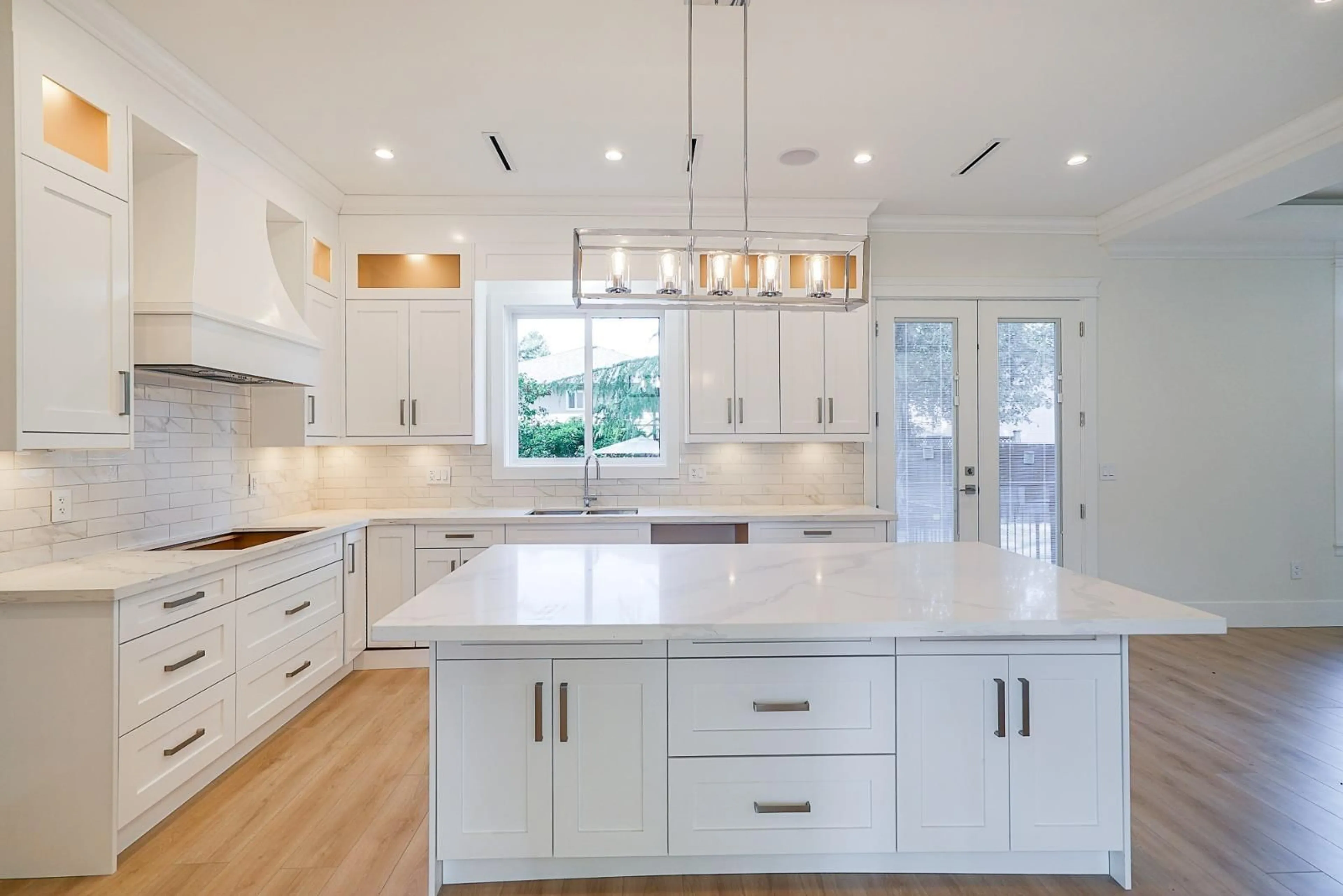 Contemporary kitchen, unknown for 11235 81A, Delta British Columbia V4C2A2