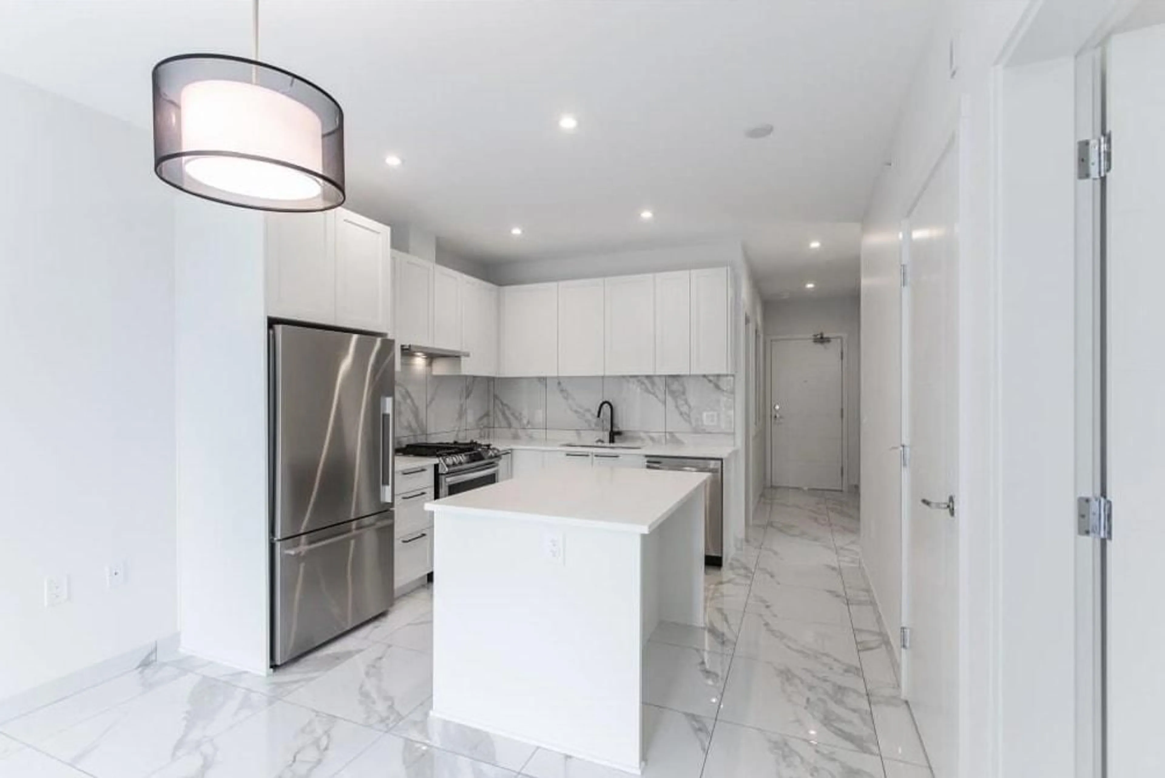 Contemporary kitchen, ceramic/tile floor for 109 - 5415 BRYDON, Langley British Columbia V3A4A3