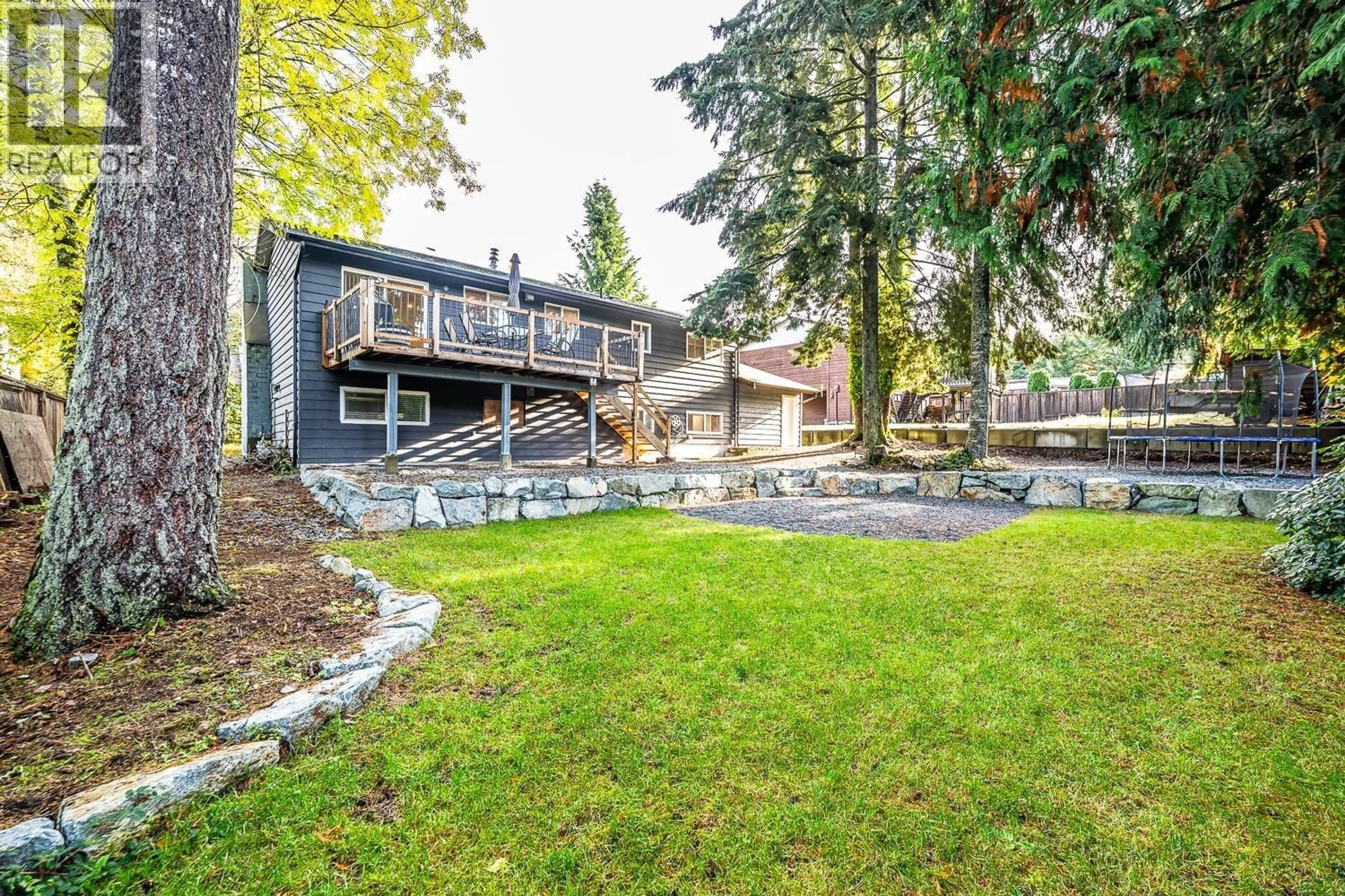 Patio, unknown for 2548 MONTROSE WAY, Squamish British Columbia V0N1T0