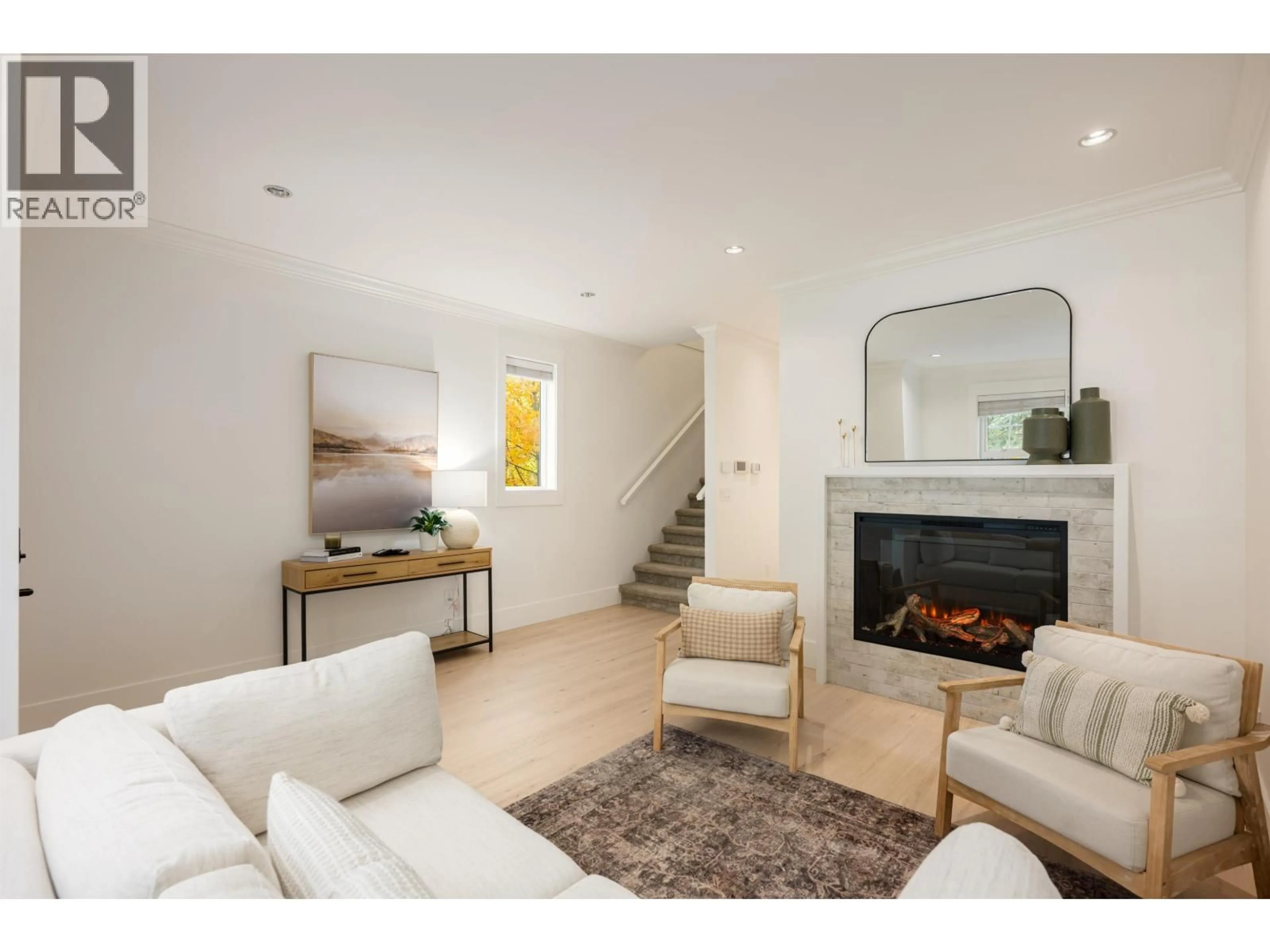 Living room with furniture, unknown for 3382 MASON AVENUE, Coquitlam British Columbia V3B7M9