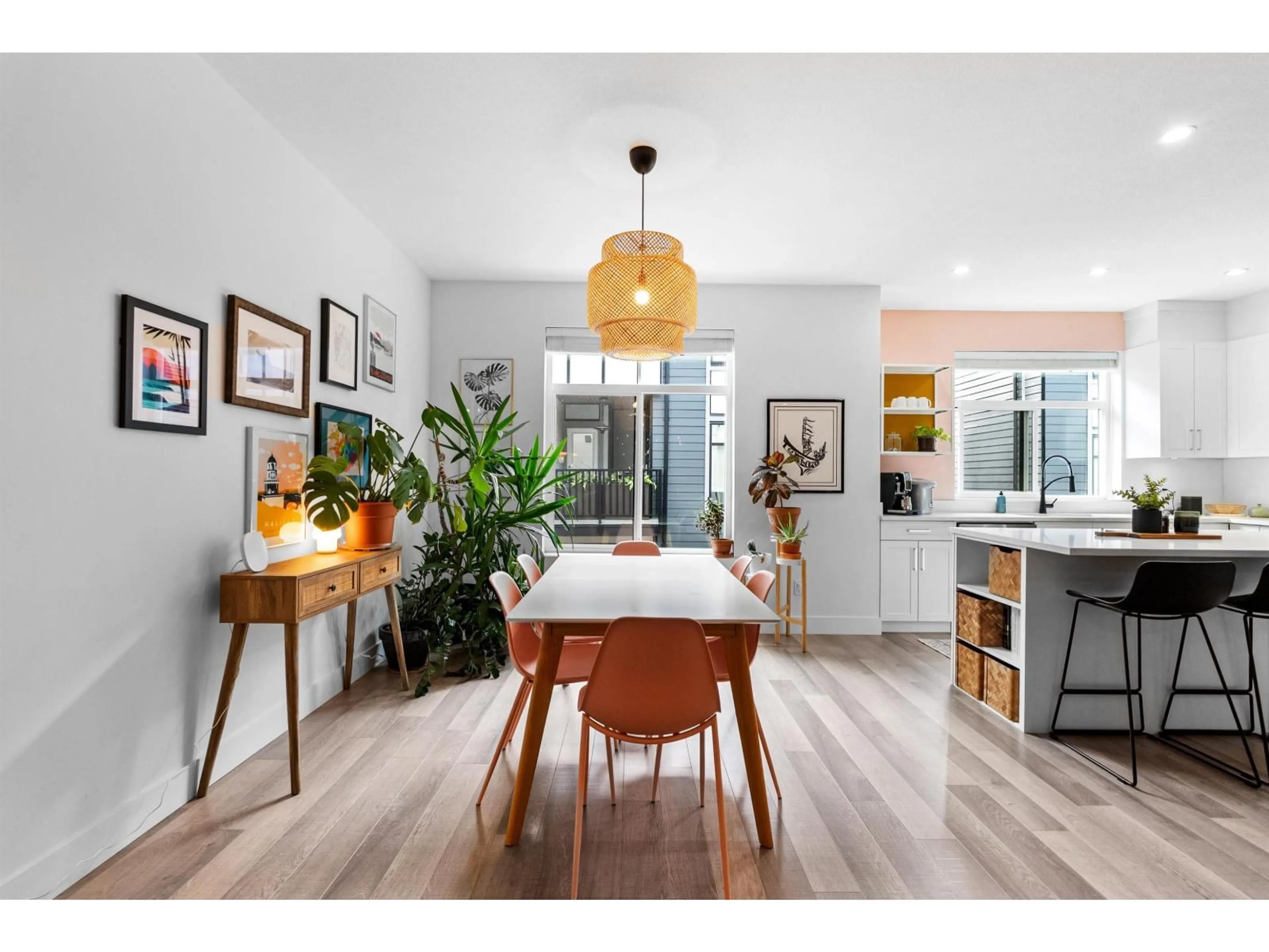 Open concept kitchen, wood/laminate floor for 8 - 2427 164, Surrey British Columbia V3Z0R6