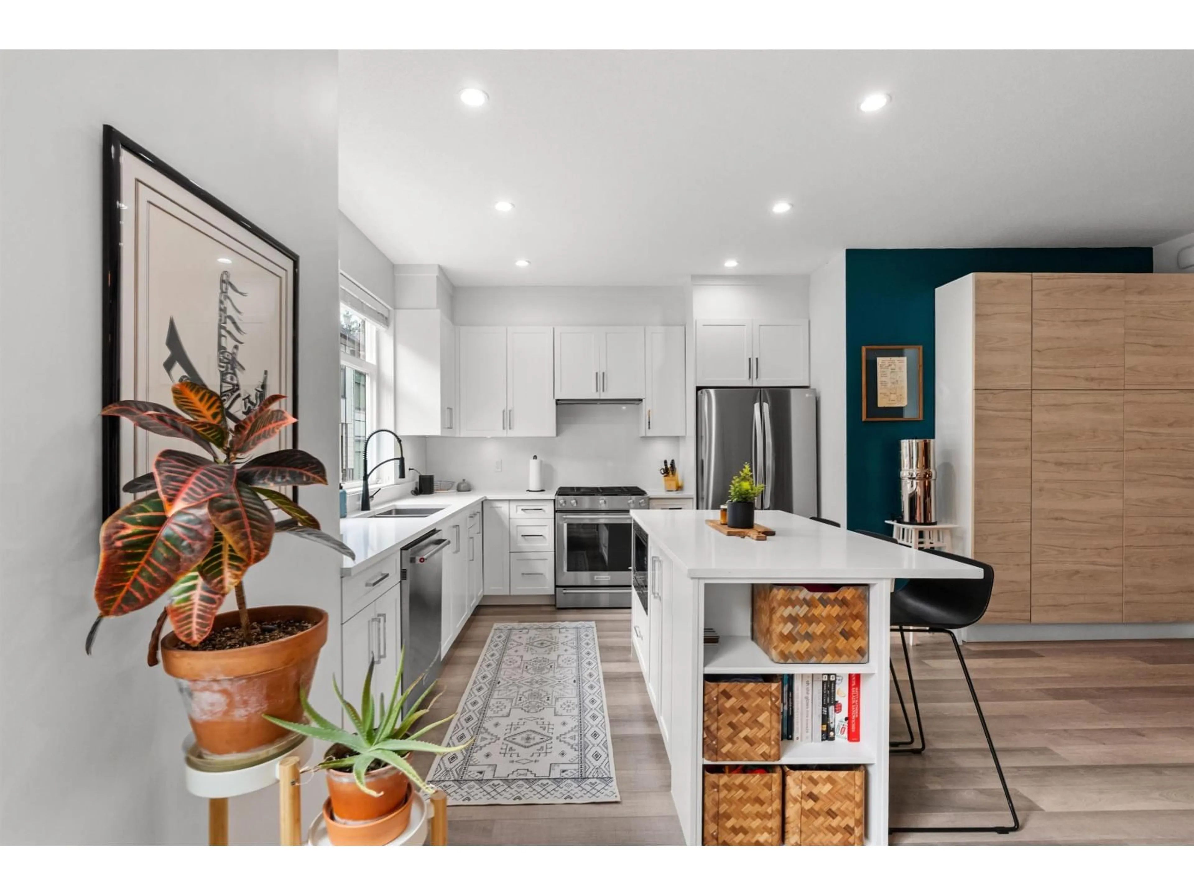 Open concept kitchen, ceramic/tile floor for 8 - 2427 164, Surrey British Columbia V3Z0R6