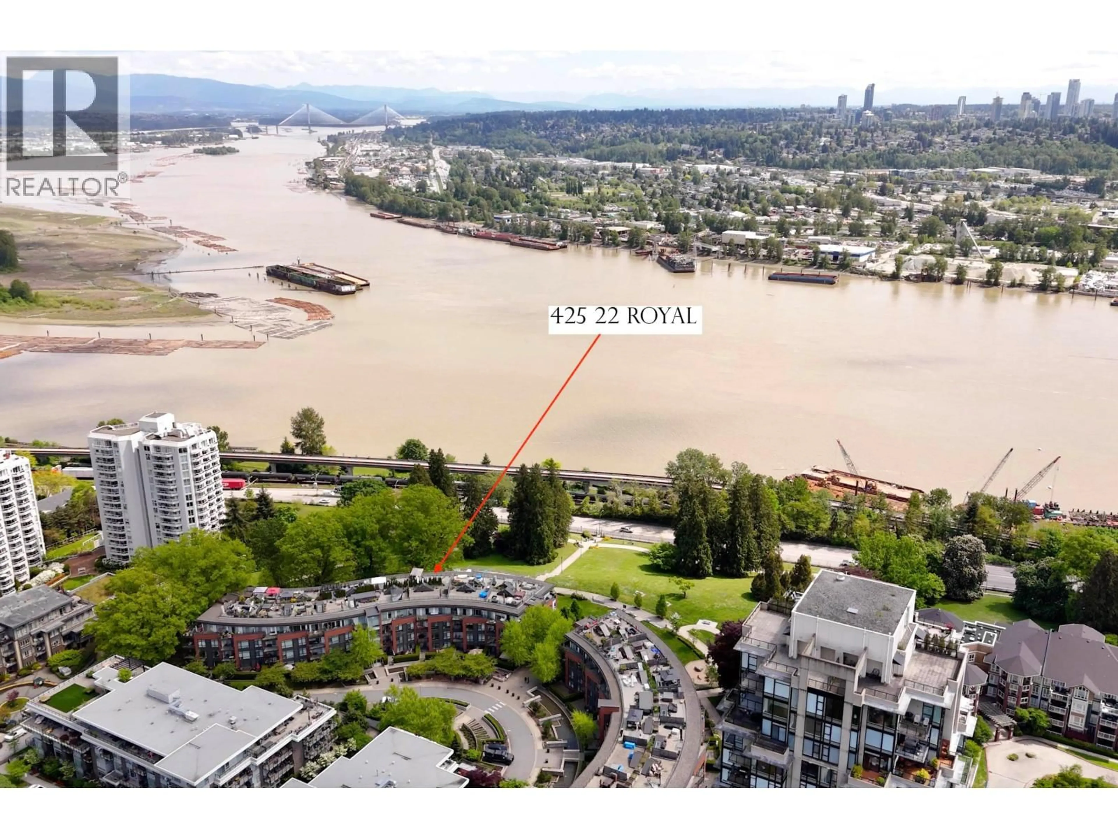 A pic from outside/outdoor area/front of a property/back of a property/a pic from drone, water/lake/river/ocean view for 425 - 22 ROYAL AVENUE, New Westminster British Columbia V3L0H1